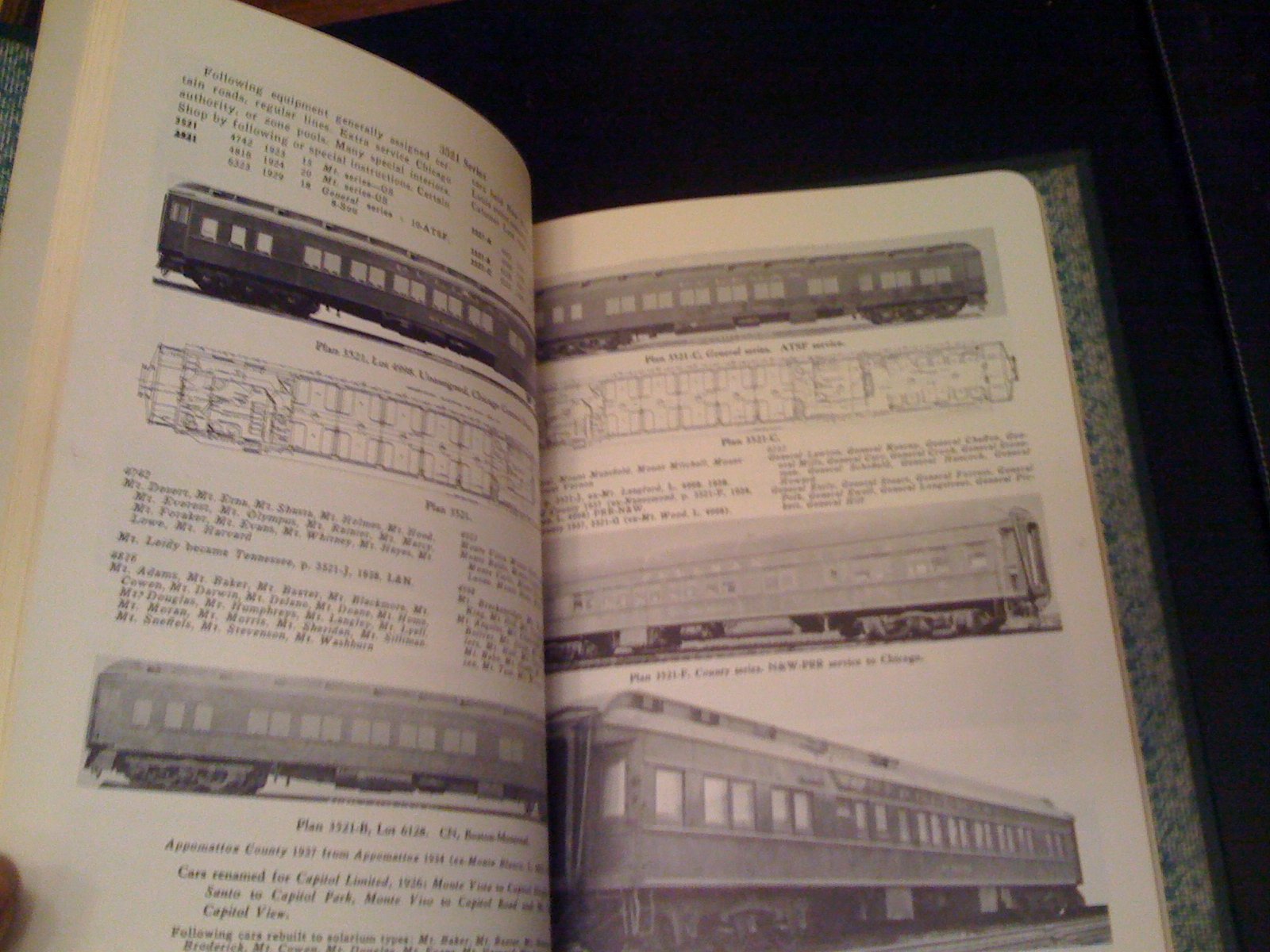 洋書 The Mighty 800 by Wm. W. Kratville THE MIGHTY 800 by Kratville, William W.: Hardcover (1967