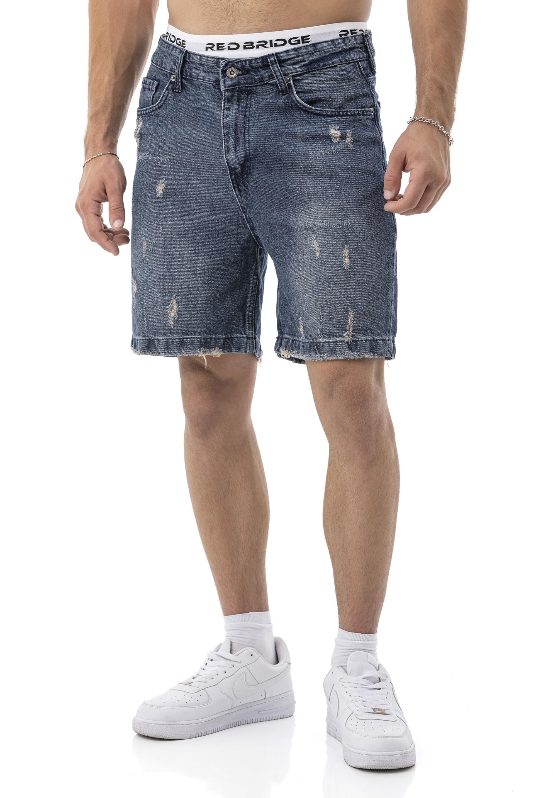 Redbridge Pantalones cortos vaqueros para hombre, bermudas vaqueras con aspecto desgastado, corte regular de 5 bolsillos, longitud hasta la rodilla con dobladillo flequillo