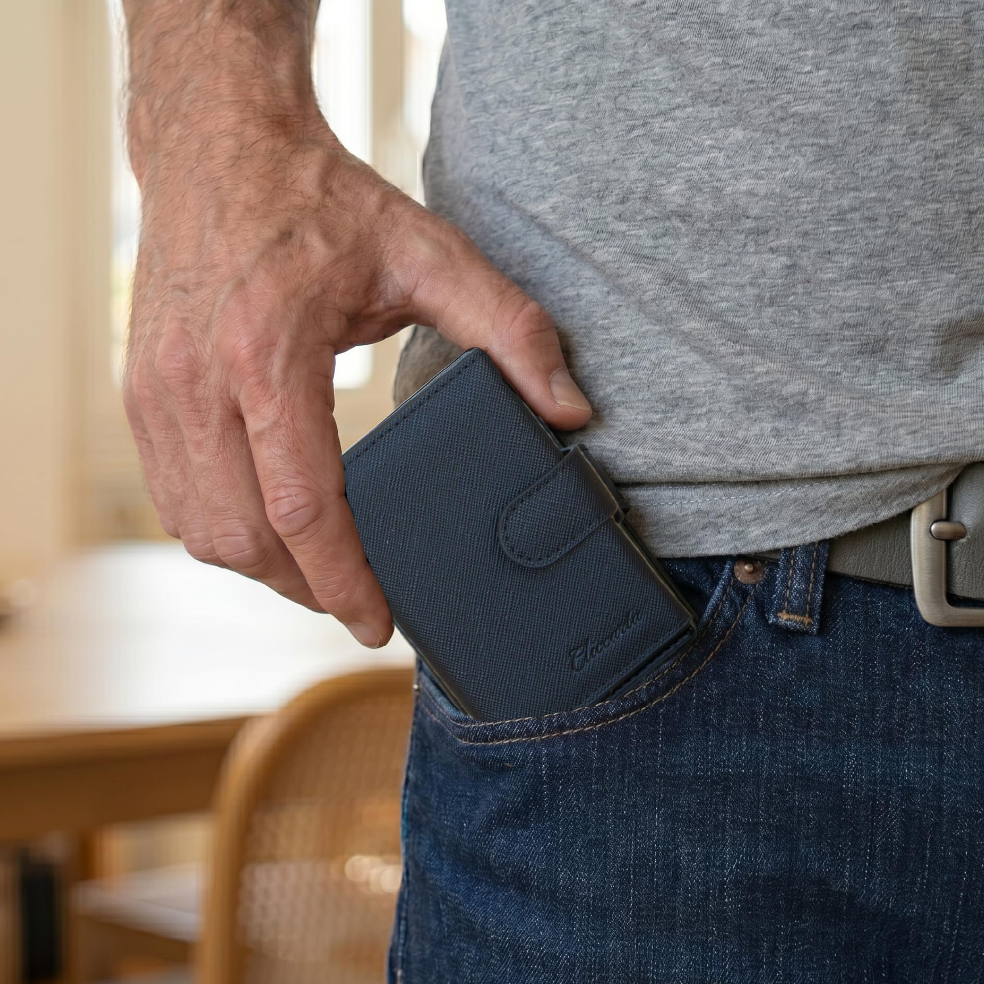 Portafoglio Uomo Slim RFID, Porta Carte Uomo Donna con Portamonete e Scomparto Banconote, Compatto ed Elegante, Idea Regalo (Nero Saffiano)