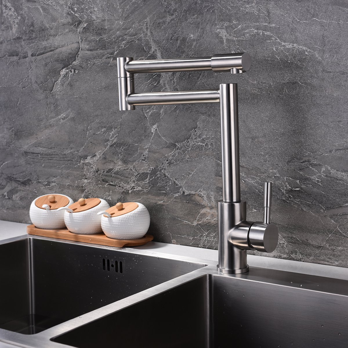 CIENCIA SUS304 stainless steel.Mounting hardware, G1/2" hot & cold 60cm water hoses. 360 degree rotating nozzle for the kitchen faucet SNA157