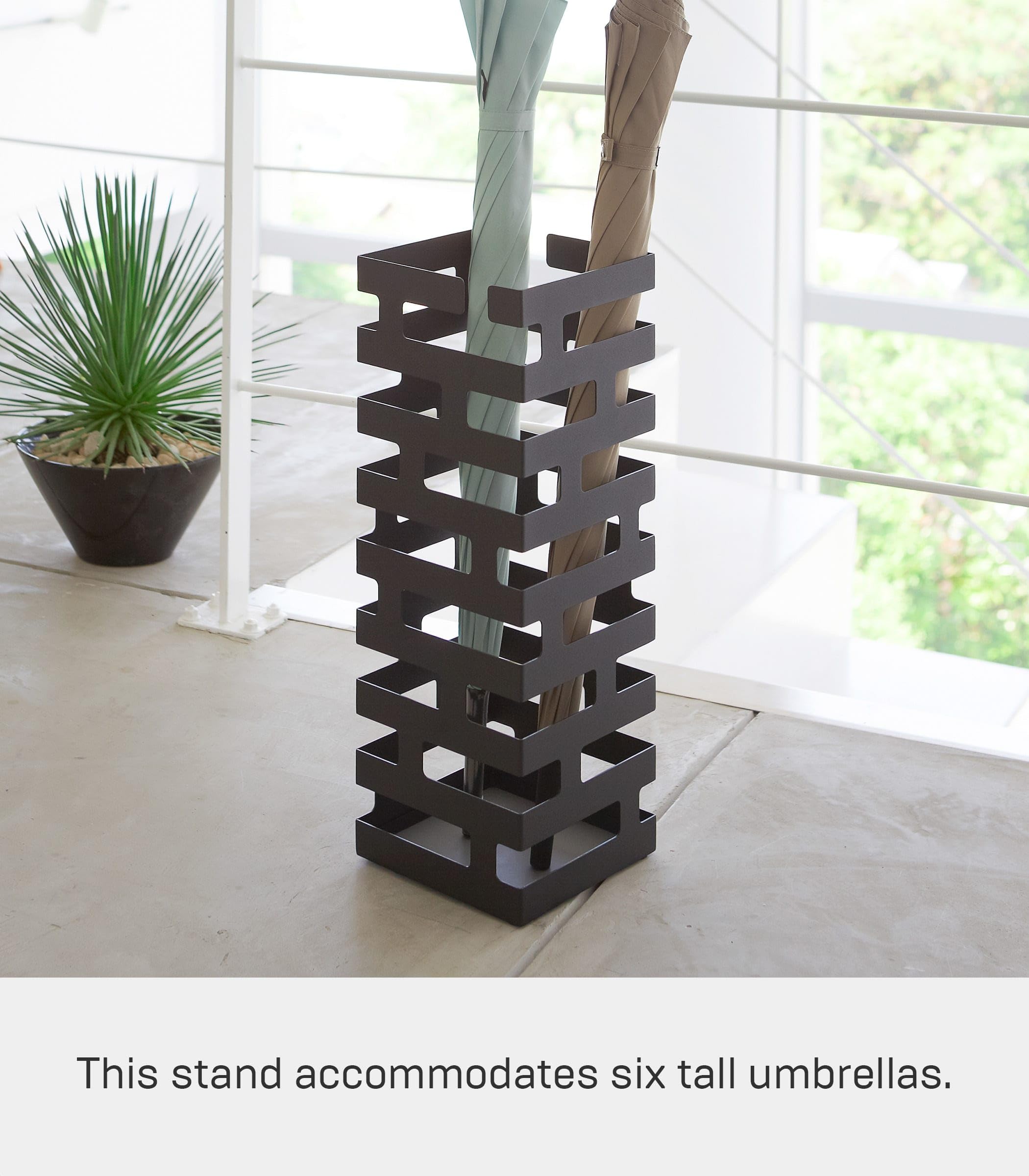 YAMAZAKI 2363 Brick Schirmständer, schwarz, Stahl, minimalistisch, 15 x 15 x 43 cm (L x B x H)