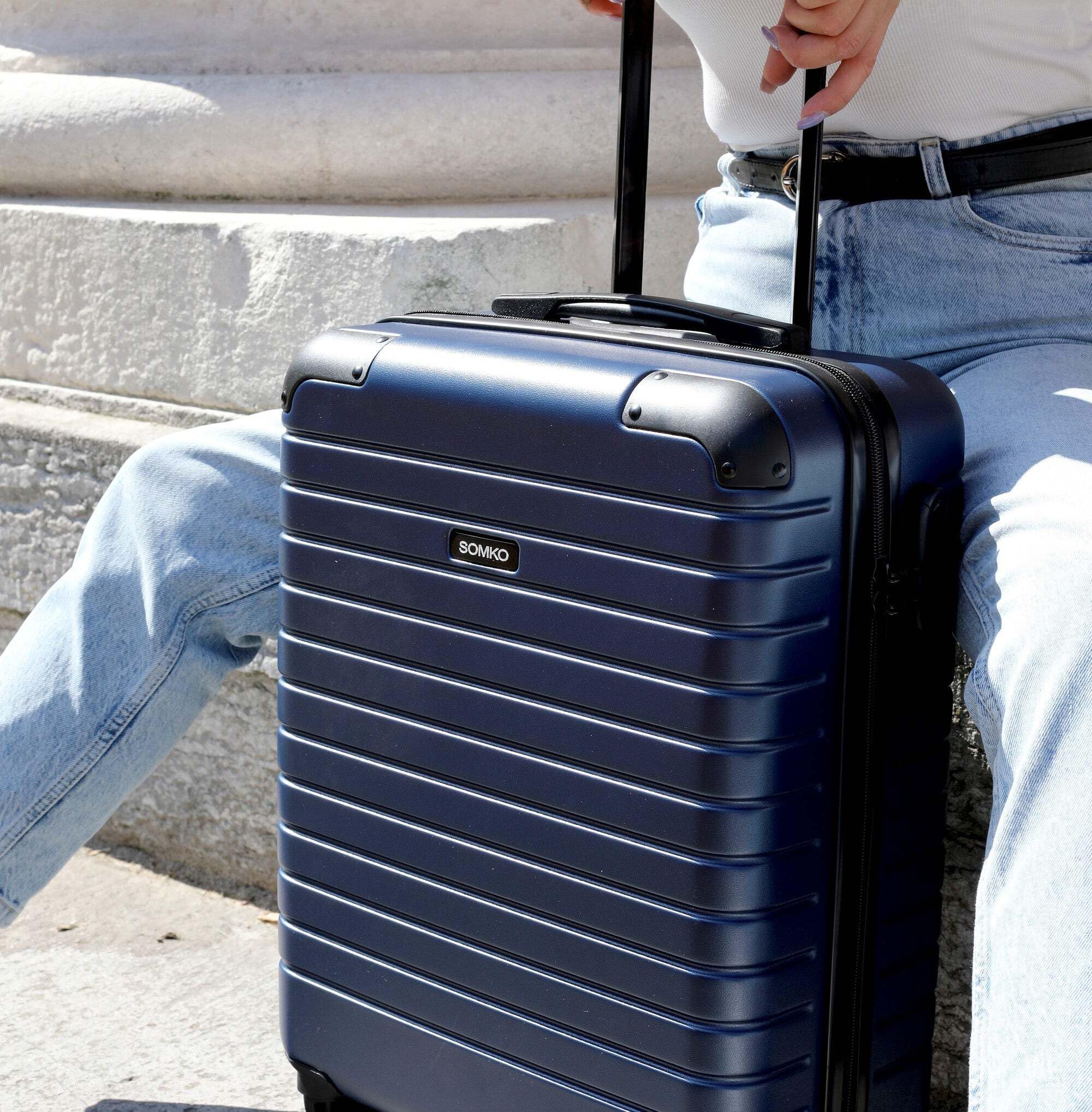 Line Valigia rigida Bagaglio a mano Trolley cabina 55cm Blu navy, 4 ruote doppie, lucchetto TSA, espandibile, polipropilene leggero | 37L
