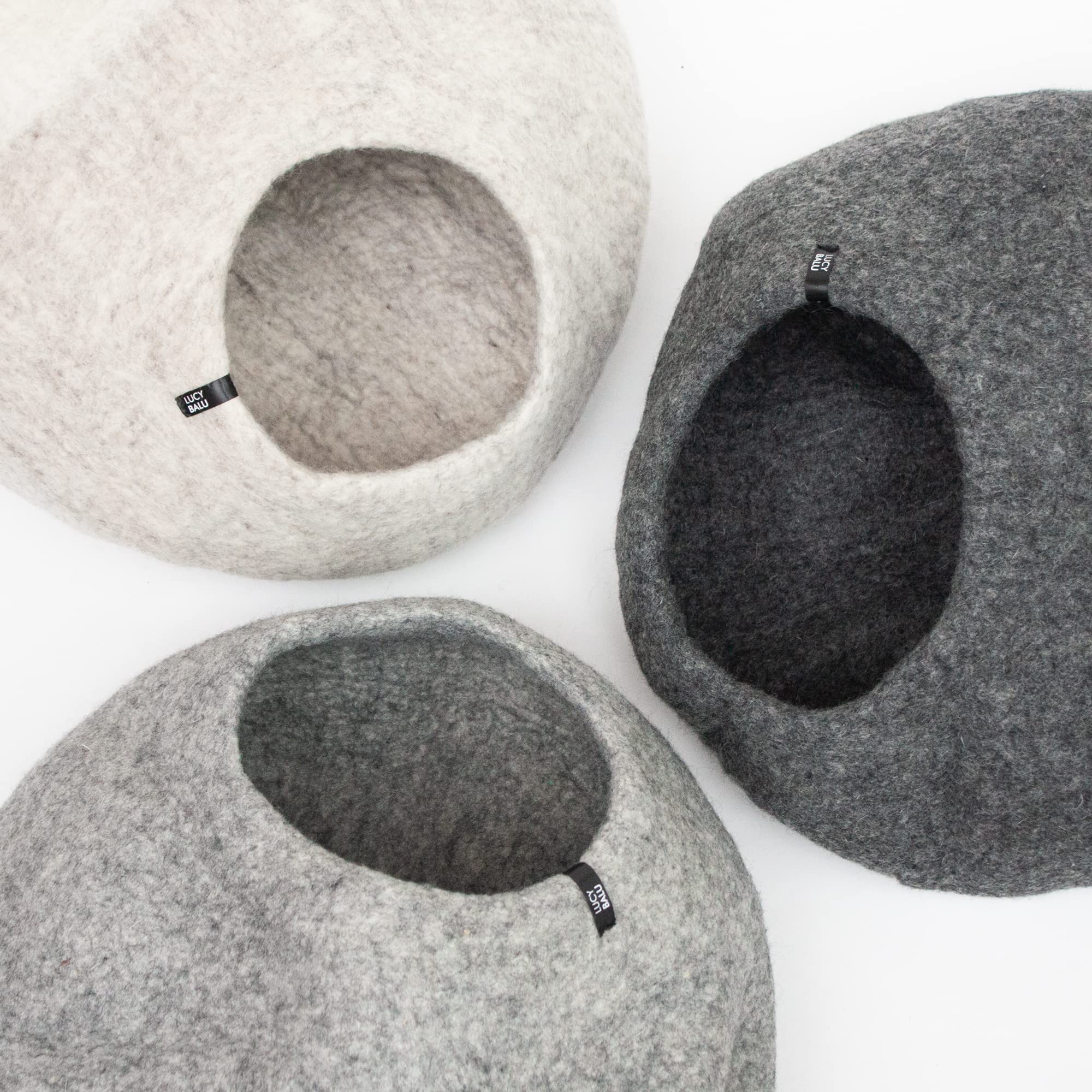 LucyBalu® Pebble Filzhöhle für Katzen I Katzenbett & Kuschelhöhle aus 100% Schurwolle I handgefertigt in Nepal I Naturstein-Optik, atmungsaktiv & geruchsneutral I Ø 45 cm I Hellgrau