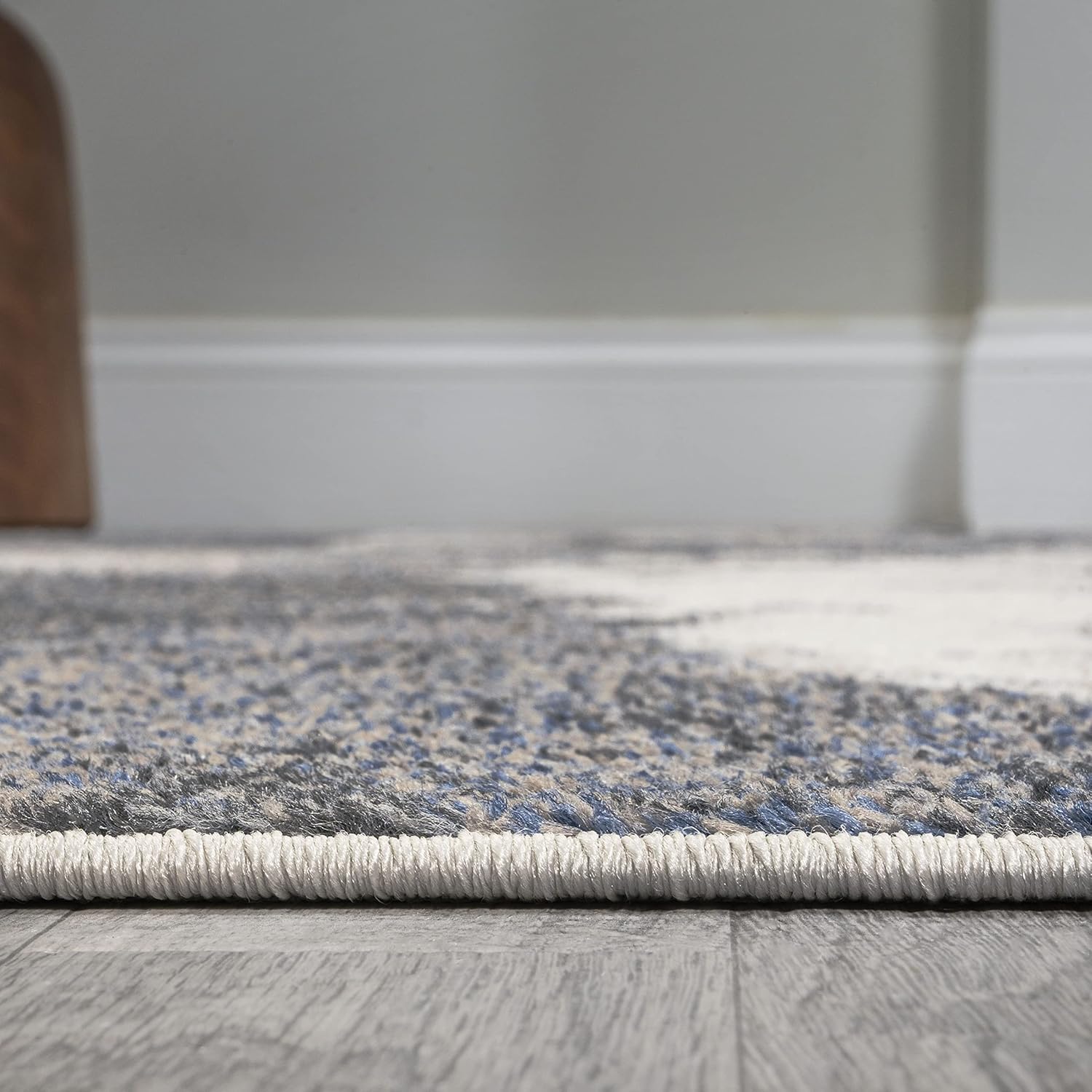 JONATHAN Y Petalo Abstract Two-Tone Runner Rug 2x8, Gray/Cream, Contemporary, Modern, Easy-Cleaning for Living Room, Bedroom, Kitchen, Pet Friendly, Non-Shedding (CTP200C-28)