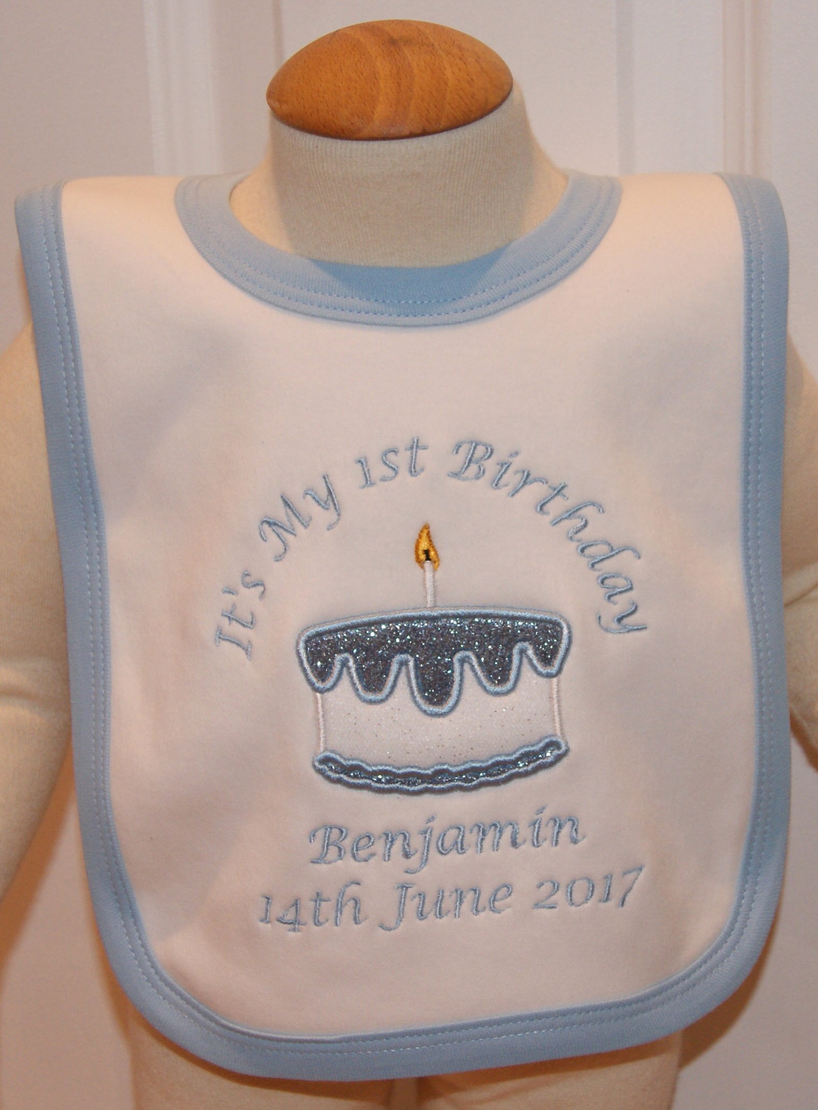 Baby Boy’s Personalised 1st Birthday Cake Bib (Cake Smash) (White/Blue)