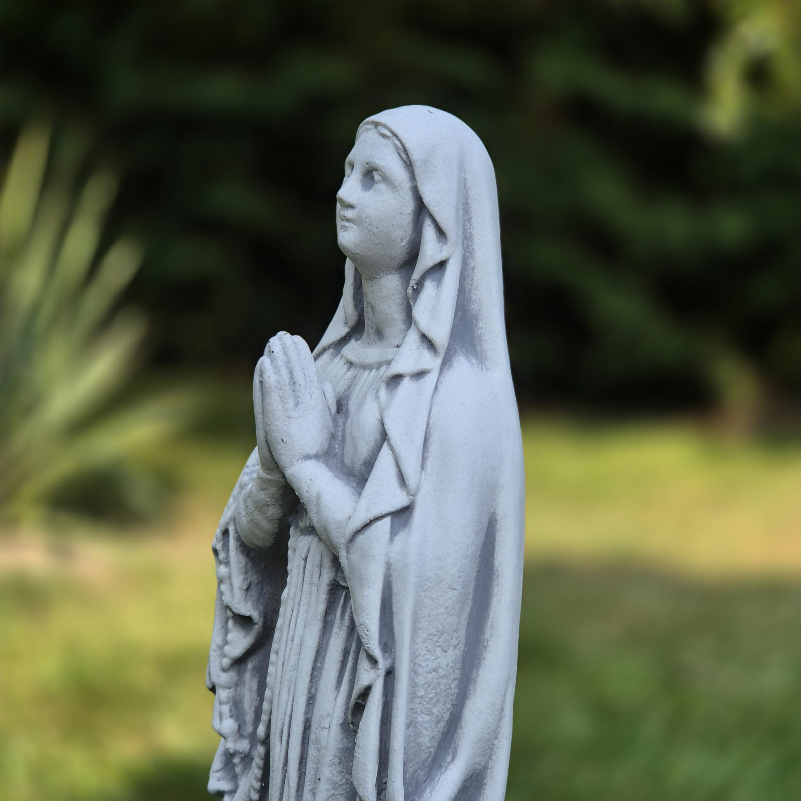 FABRIQ Madonna Statue de Vierge Marie en pierre coulée de 38 cm, 2 kg, résistante aux intempéries et peinte à la main, figurine de Vierge catholique pour jardin, église et maison