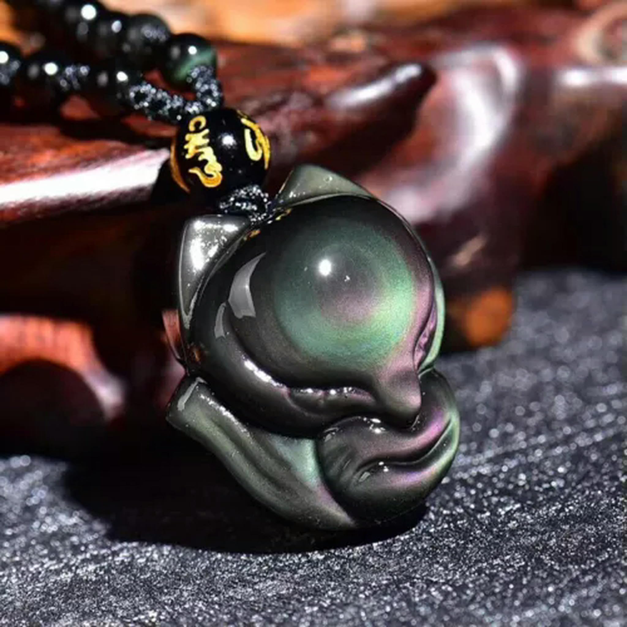 Pendentif renard en obsidienne arc-en-ciel avec son collier de perles en cadeau