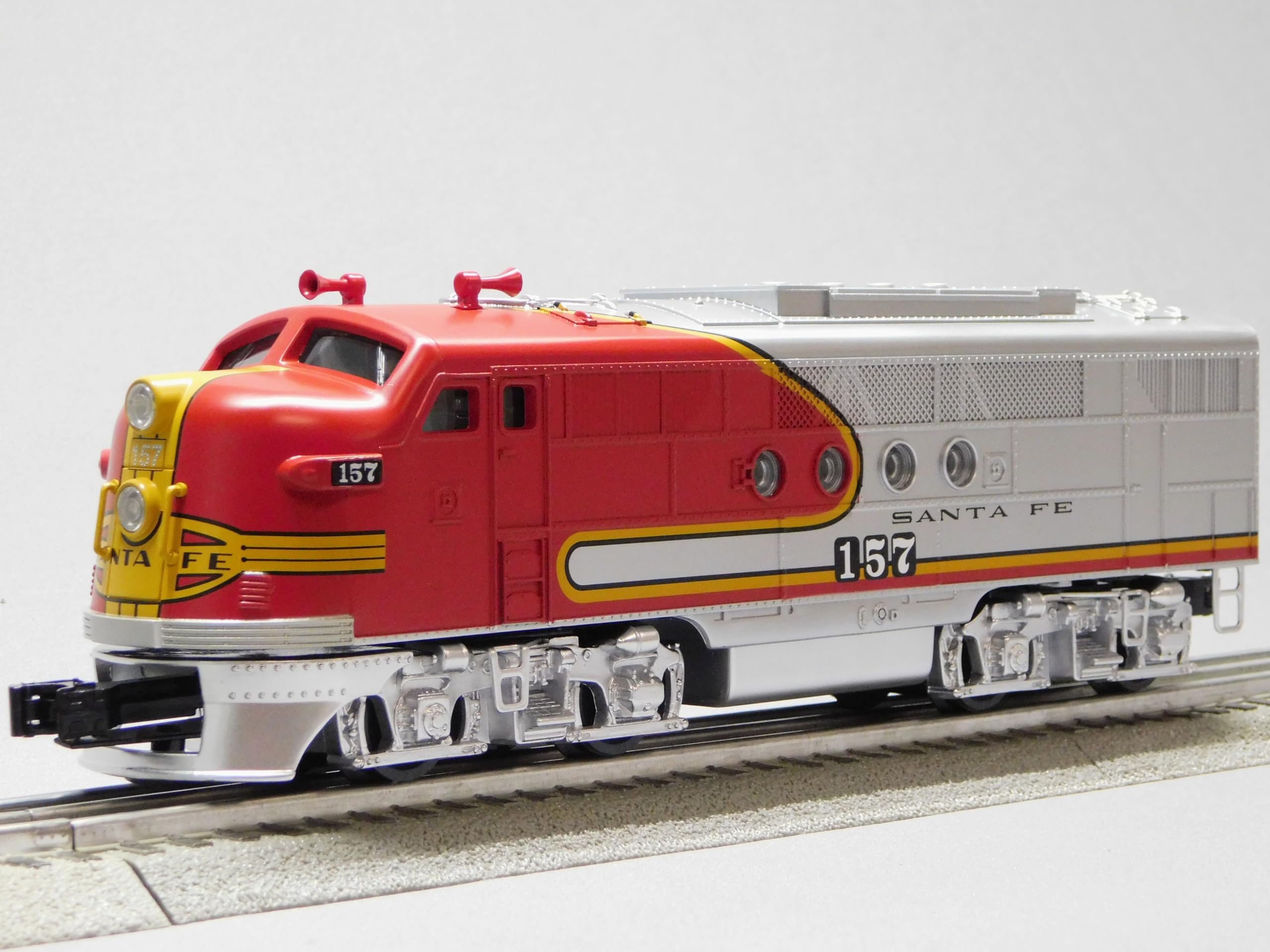 M.T.H. Electric Trains Santa FE LIONCHIEF Diesel