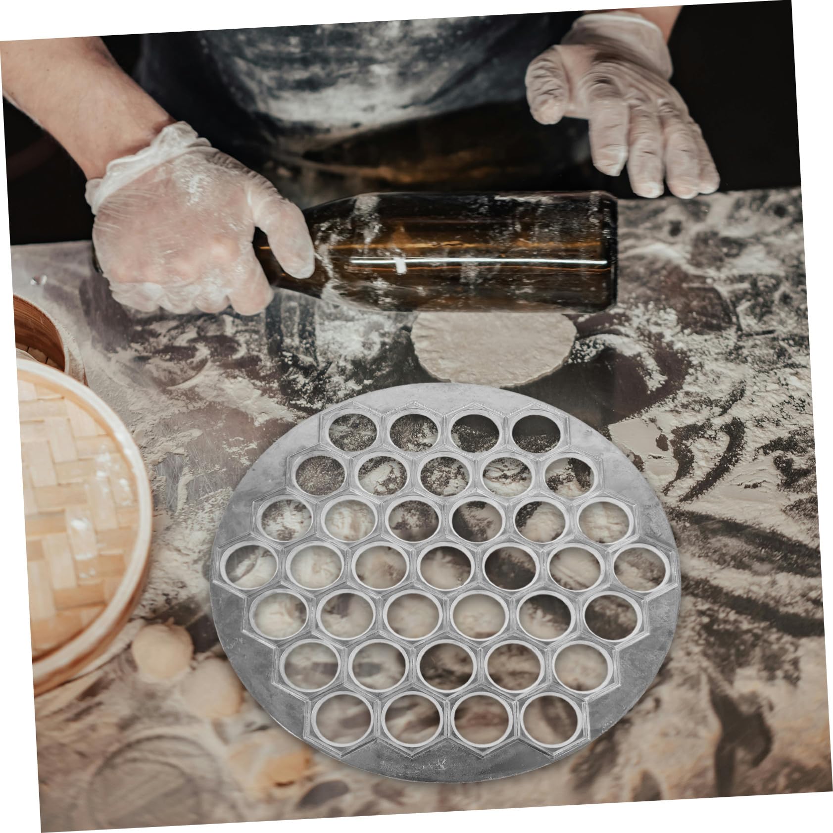 STOBAZA Molde de Aleación Diseño Creativo de Masa Ligera y Plana 37 Agujeros para Hacer Empanadillas Adecuado para Utensilios de Cocina Casera