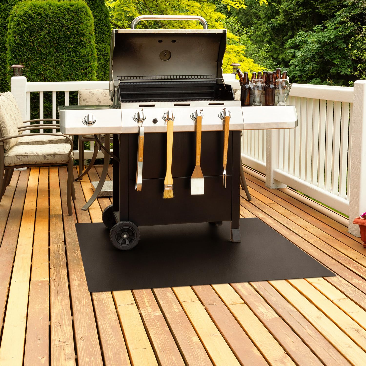 Tapis de Protection du Sol 100x70 cm | pour Patio, Jardin et Terrasse | pour Exterieur | Noir | en Métal | Ignifuge | Facile à Nettoyer | Protège-sol | Résistance aux Intempéries