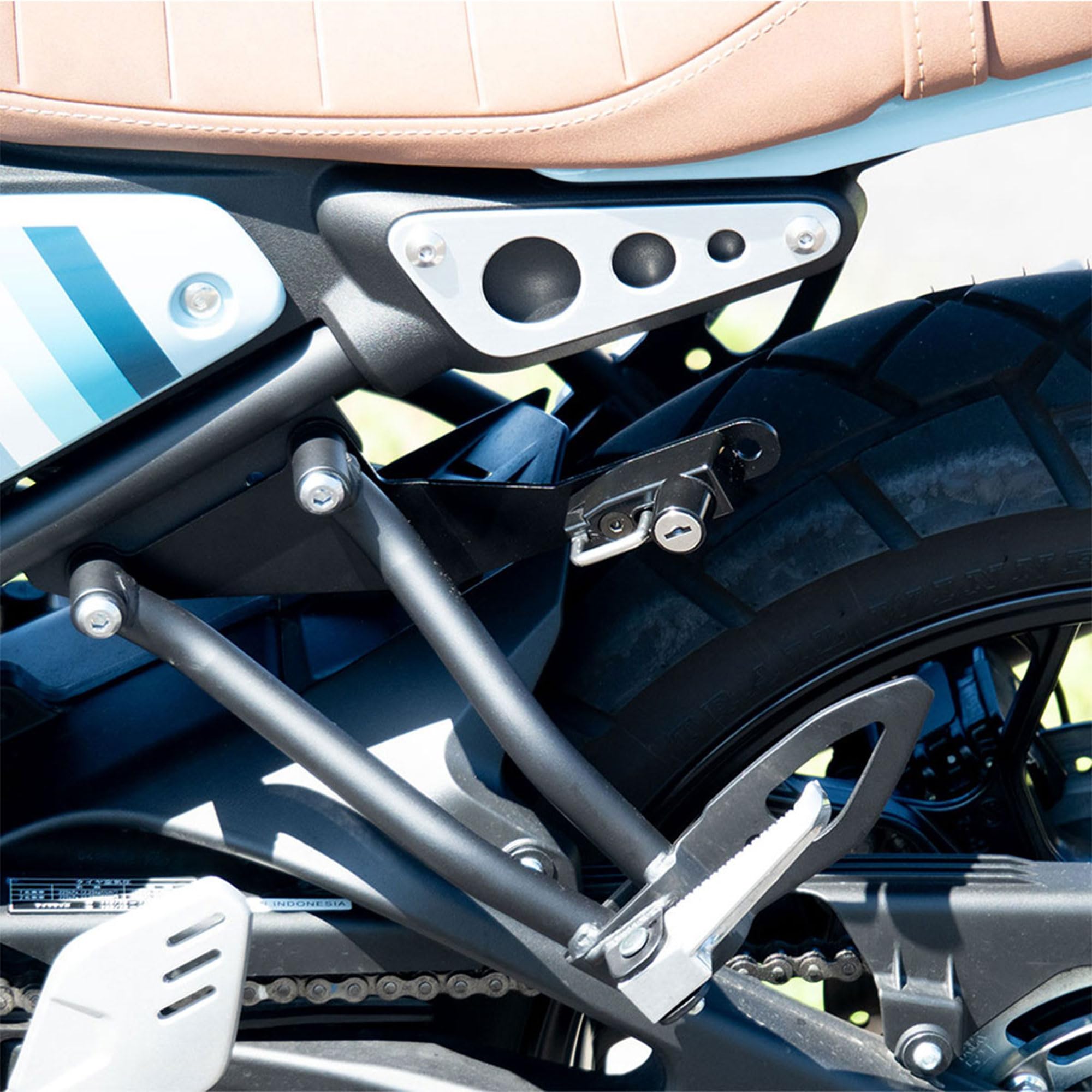 【R出品】 Amazon | ワールドウォーク XSR125用ヘルメットホルダーwhh-2