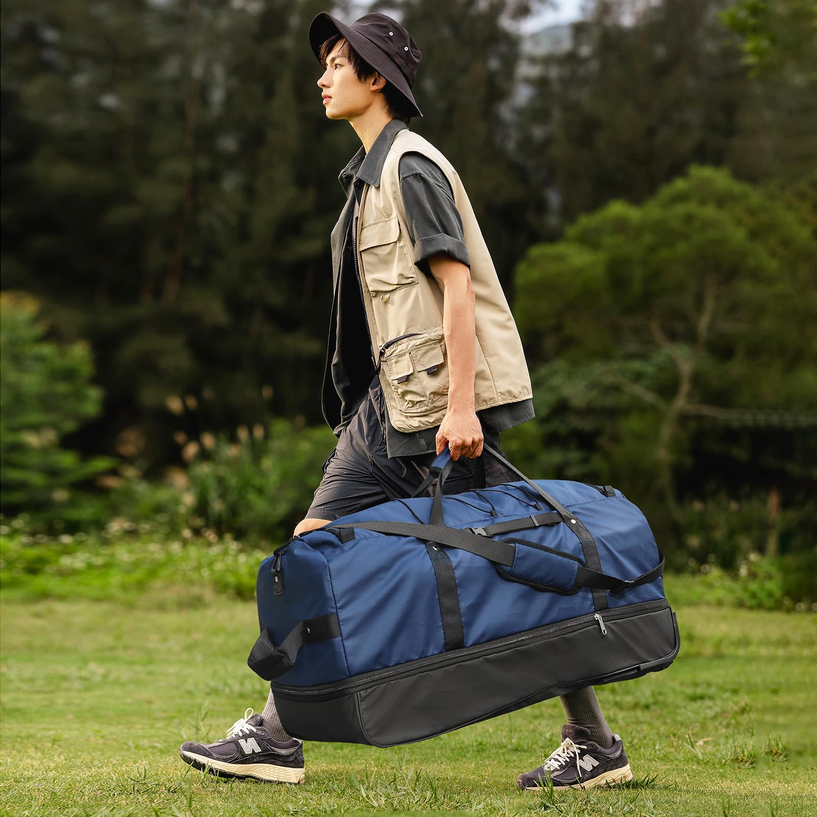 Vomgomfom 32“ Soft-Sided Zusammenklappbar Reisetasche auf Rädern, 110L erweiterbar 140L Rollende Sporttasche mit Passender Aufbewahrungstasche, Marineblau