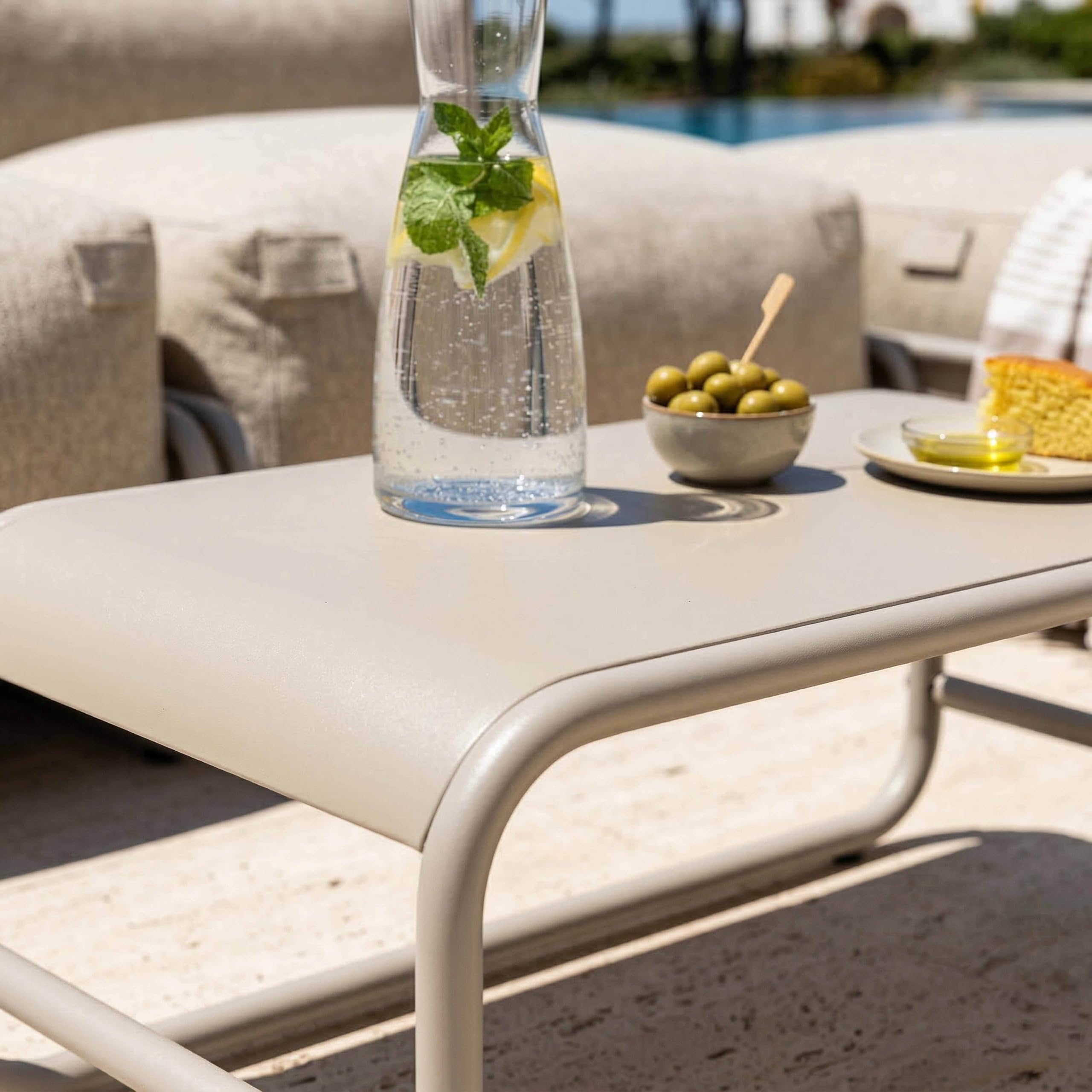 Oviala Table Basse de Jardin en métal 85x40x30 cm Beige