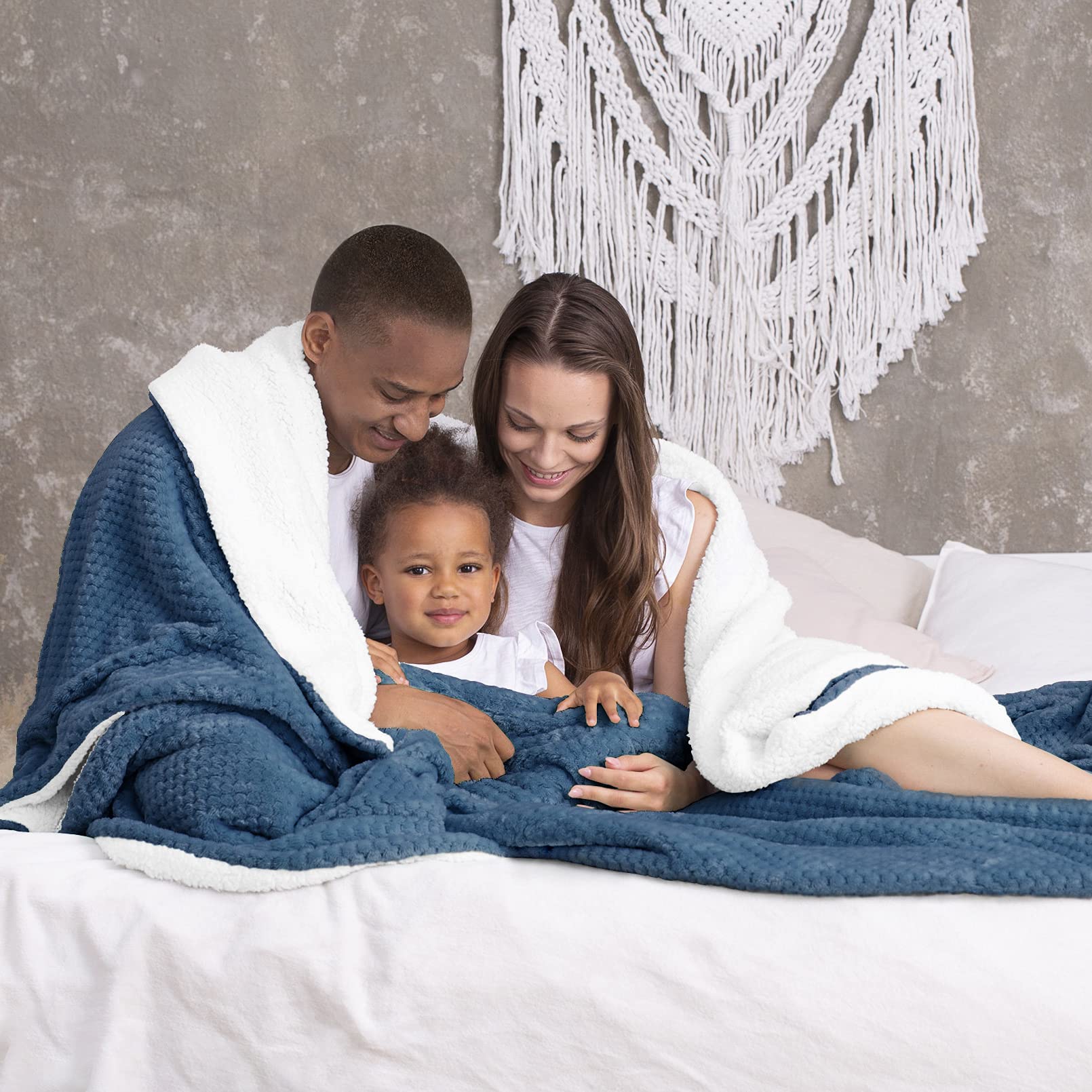 AmeliaHome Couverture Douillette 220 x 240 cm - Douce surpiquée - Aspect Peau d'agneau - Shleepy Indigo