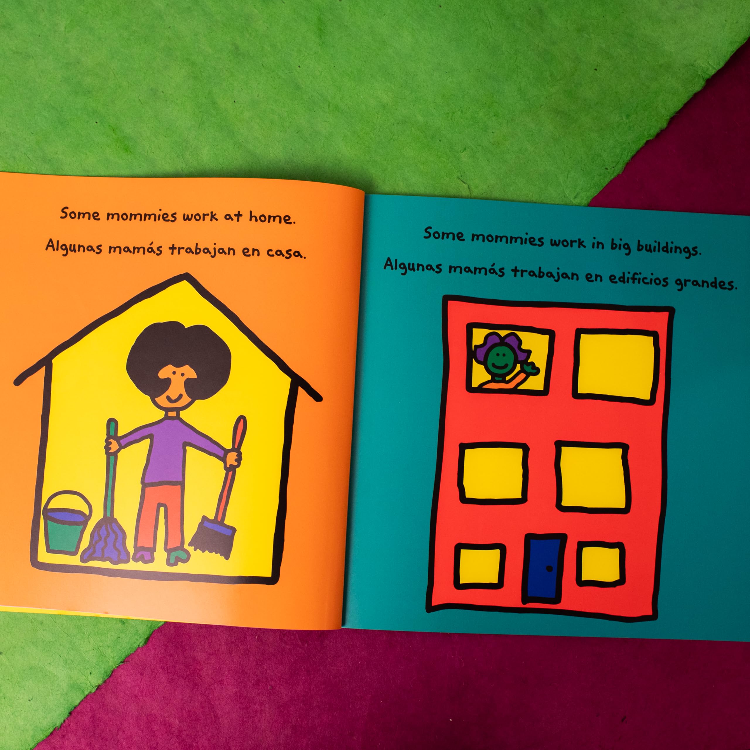 The Mommy Book / El libro de las mamas (Spanish and English Edition) - Image 6