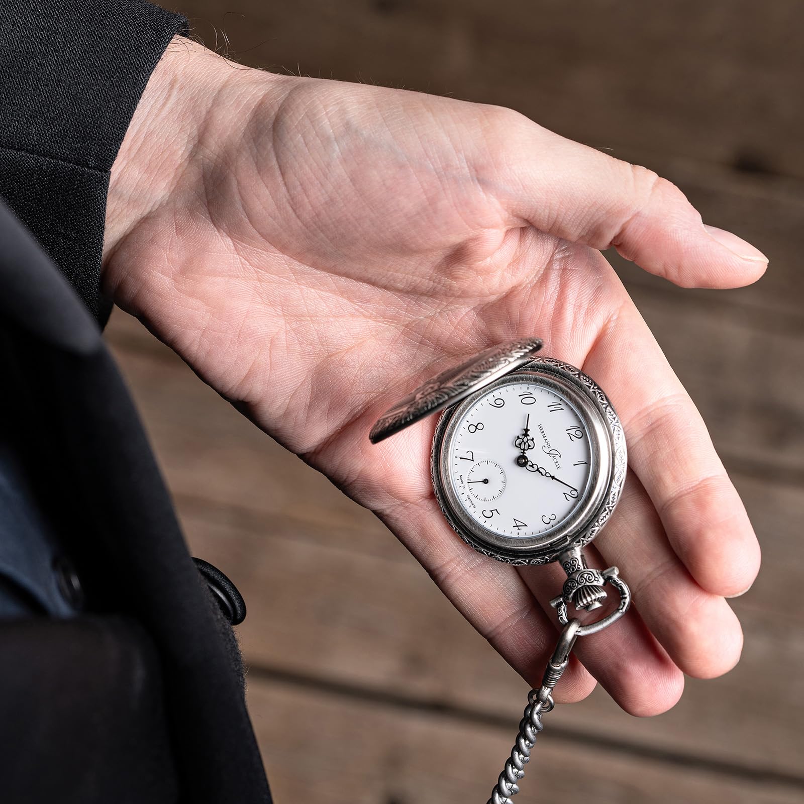Hermann Jäckle Herren Taschenuhr Schöntal 2 Antiklook Handaufzug 50 mm | Made in Germany, Handaufzugswerk, kleine Sekunde, inklusive Kette und Reiseetui.