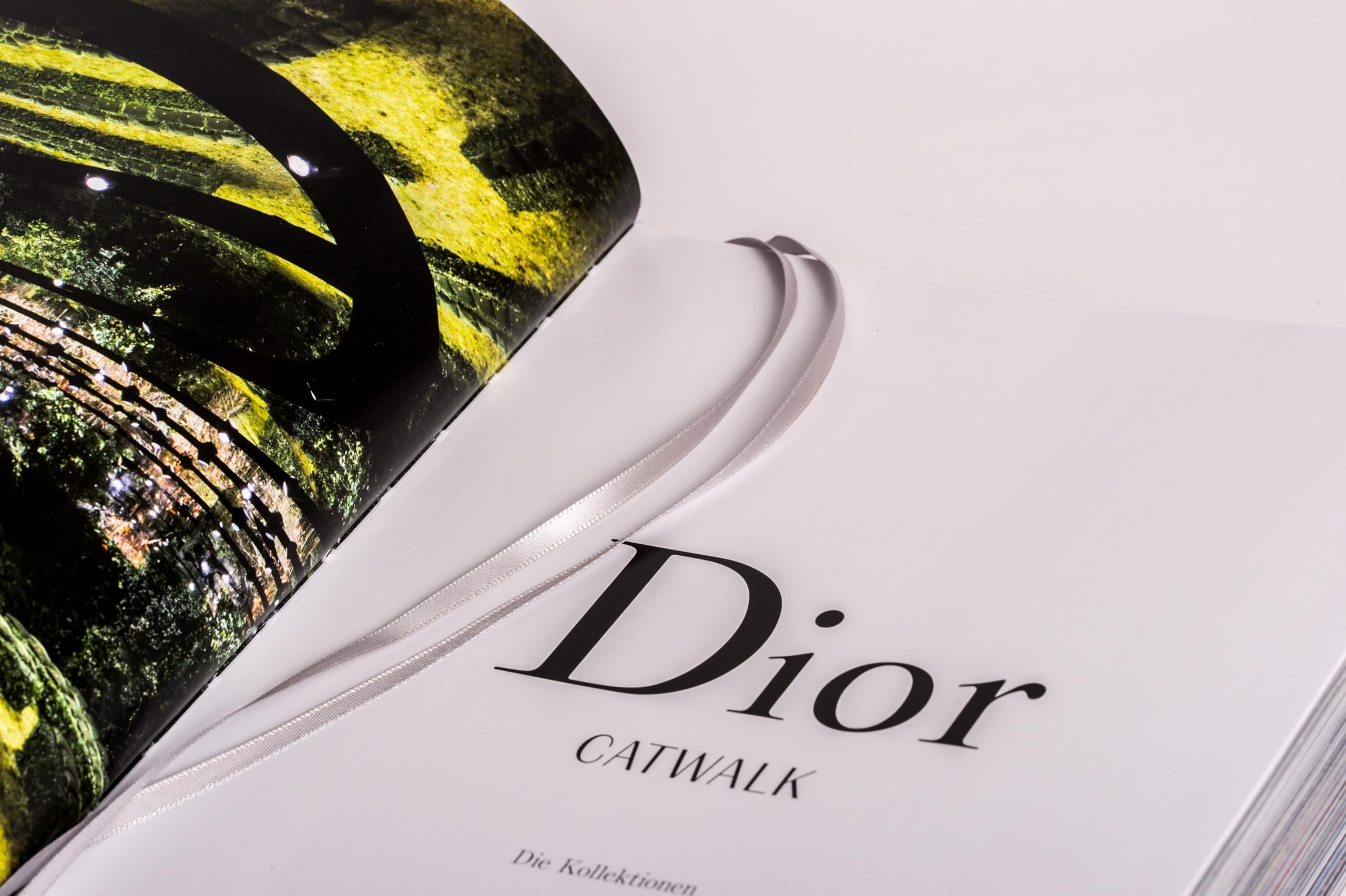 Dior Catwalk: Die Kollektionen – Von Christian Dior bis Maria Grazia Chiuri in 1.100 Abbildungen (Catwalk-Reihe, Band 3)