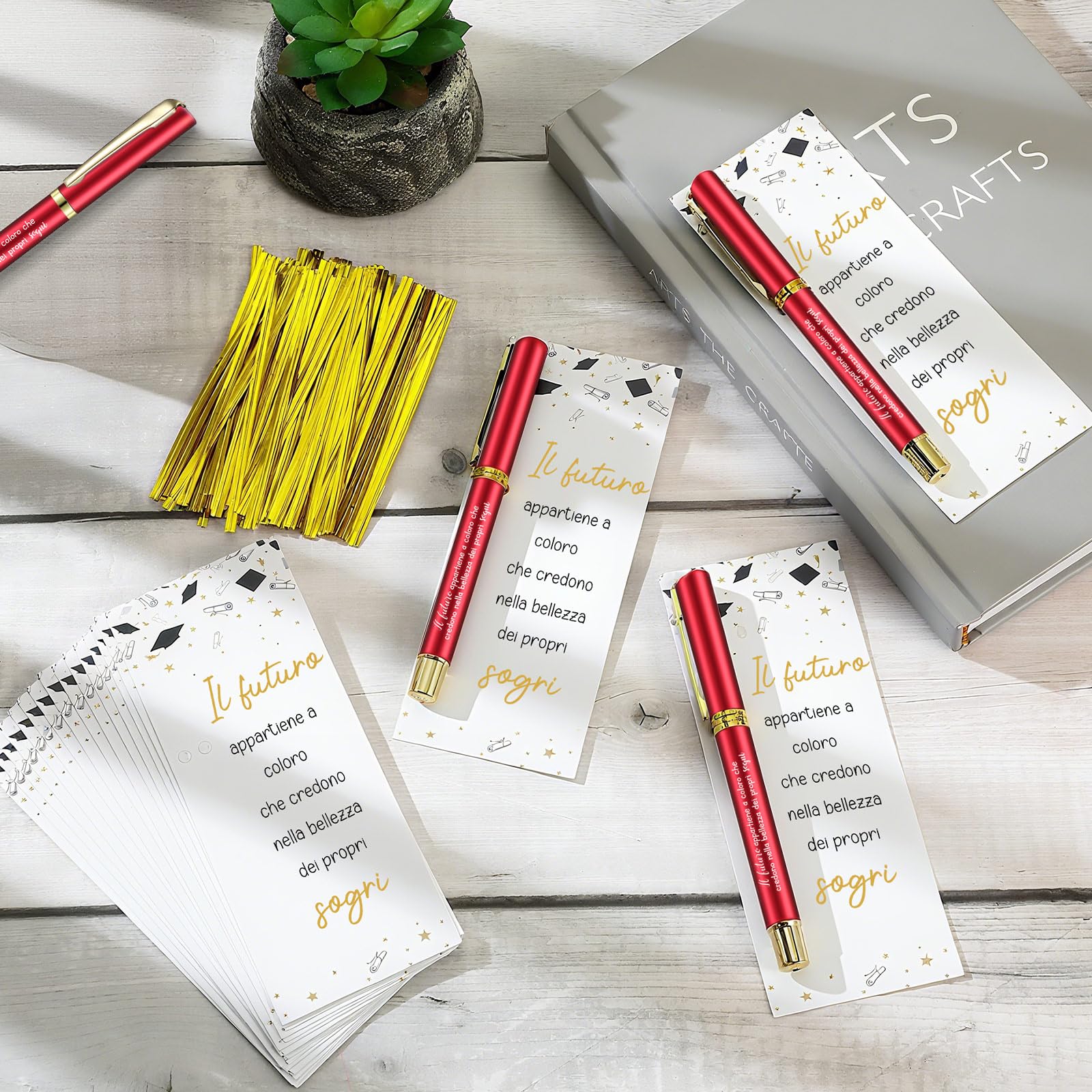 Clabby Set Regali di Laurea Donna Regalo Motivazionale Addio per Studentesse Amico Include 24 Penne a Sfera Ispiratore e Biglietti Auguri 100 Fascette Torsione per Insegnanti Festa di Classe Natale