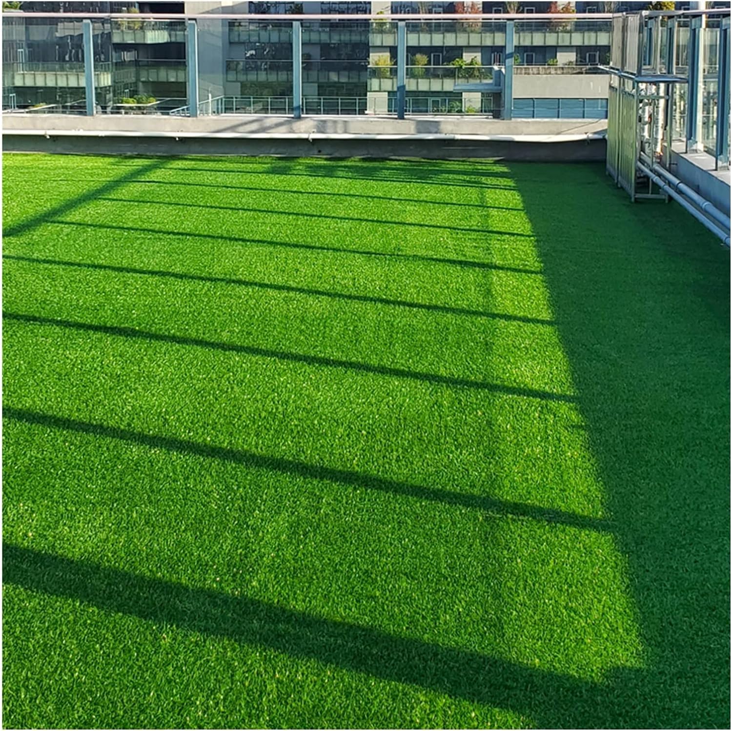Césped artificial duradero con drenaje para patios con perros