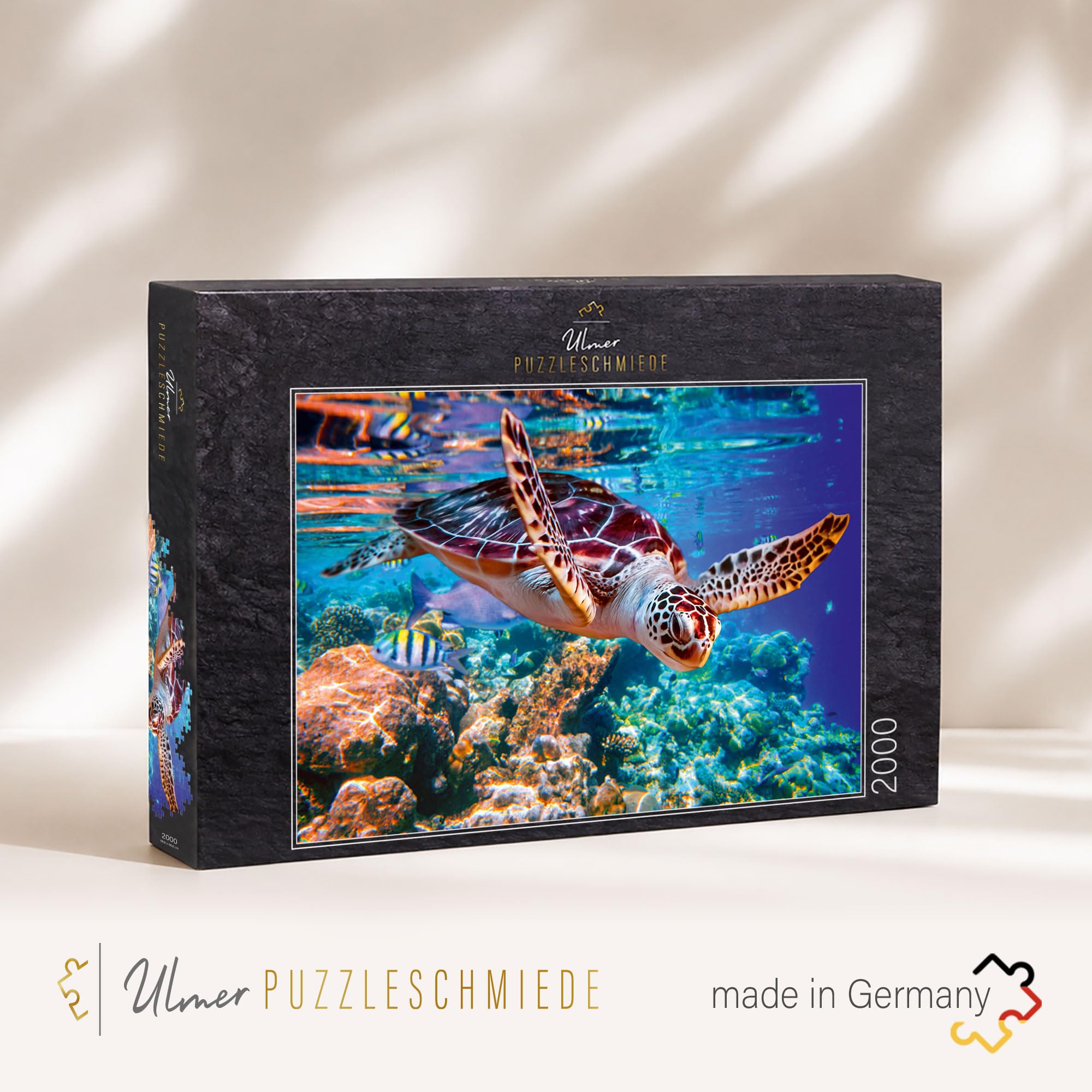 Ulmer Puzzleschmiede - Tortue de Mer - Puzzle de 2000 Pièces - Enregistrement Sous-Marin Lumineux dans la Mer du Sud