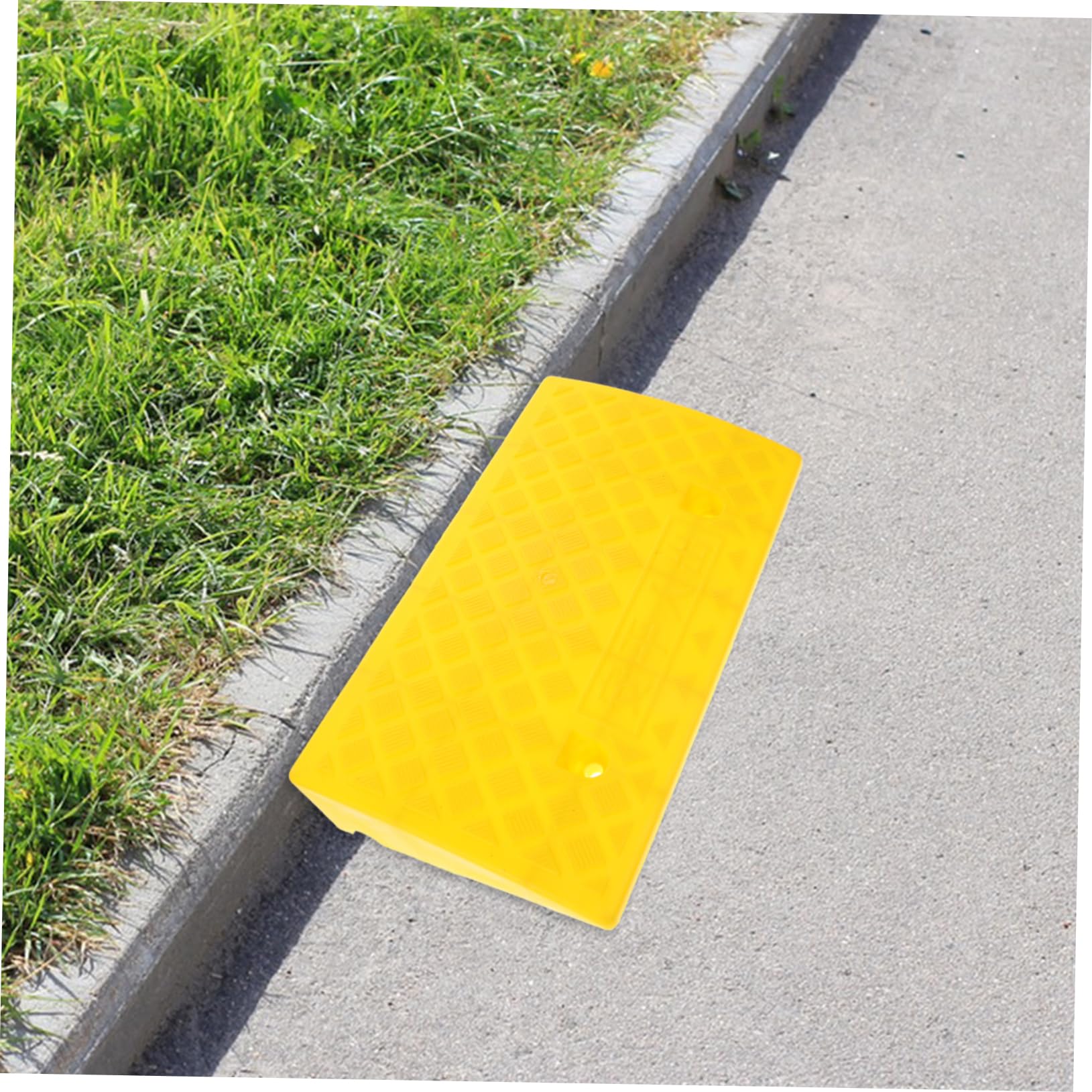Rampa De Bordillo De Plástico Antideslizante Portátil 50x27x9 Cm Amarilla para Coches y Escaleras Uso Exterior Versátil Movilidad y Acceso Seguro