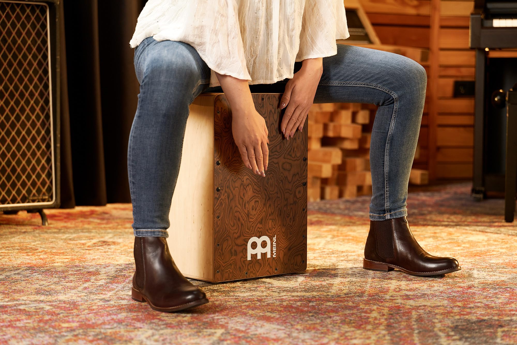 Meinl Percussion Snarecraft Cajon Instrument - Drum Box Compatto con 2 Cordiere - Superficie di Suono Radica (SC80BW)
