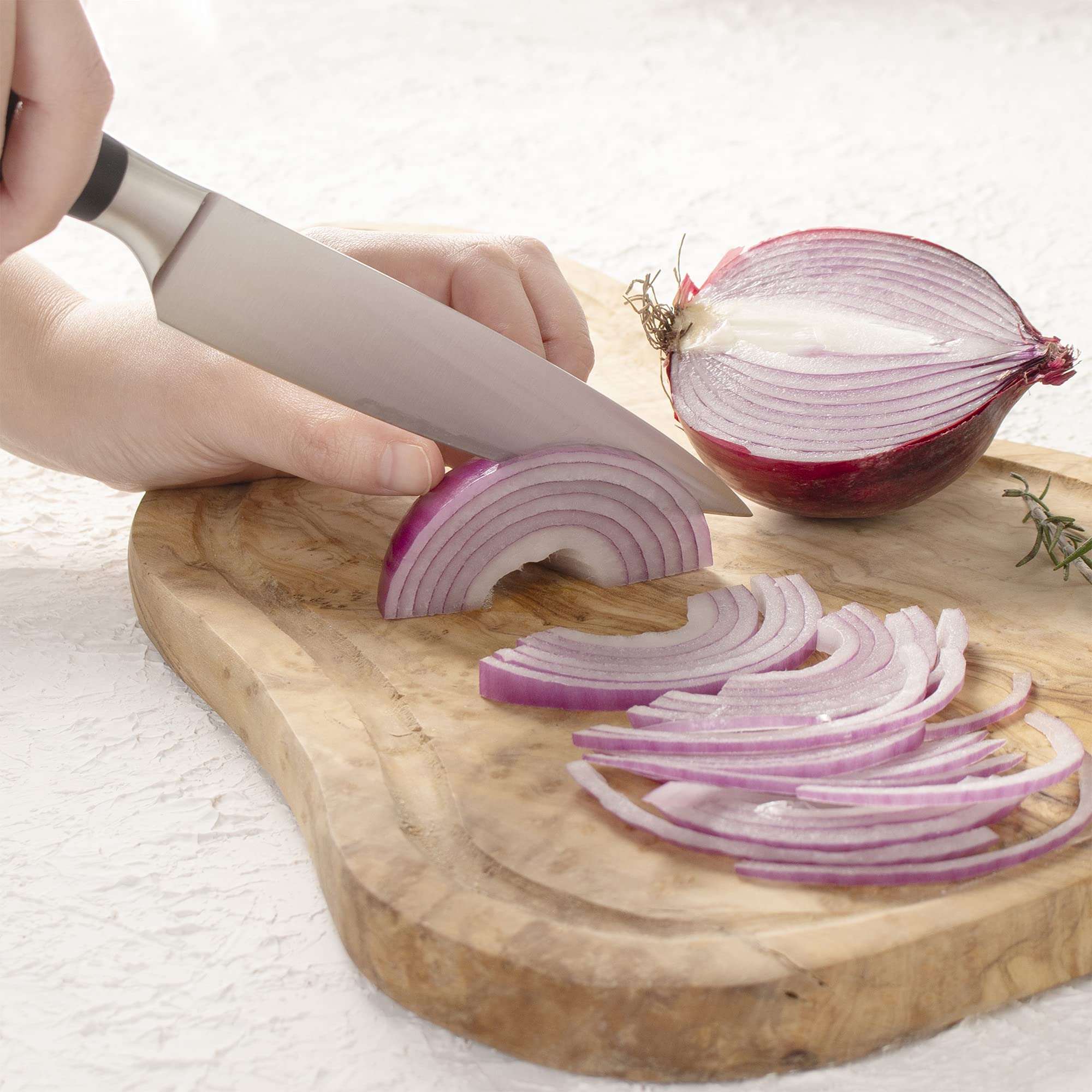 Victorinox Grand Maître Couteau à Trancher 15 cm, Lame Acier Inoxydable | Couteau de cuisine professionnel pour viande et rôtis avec manche ergonomique en érable noble poli.