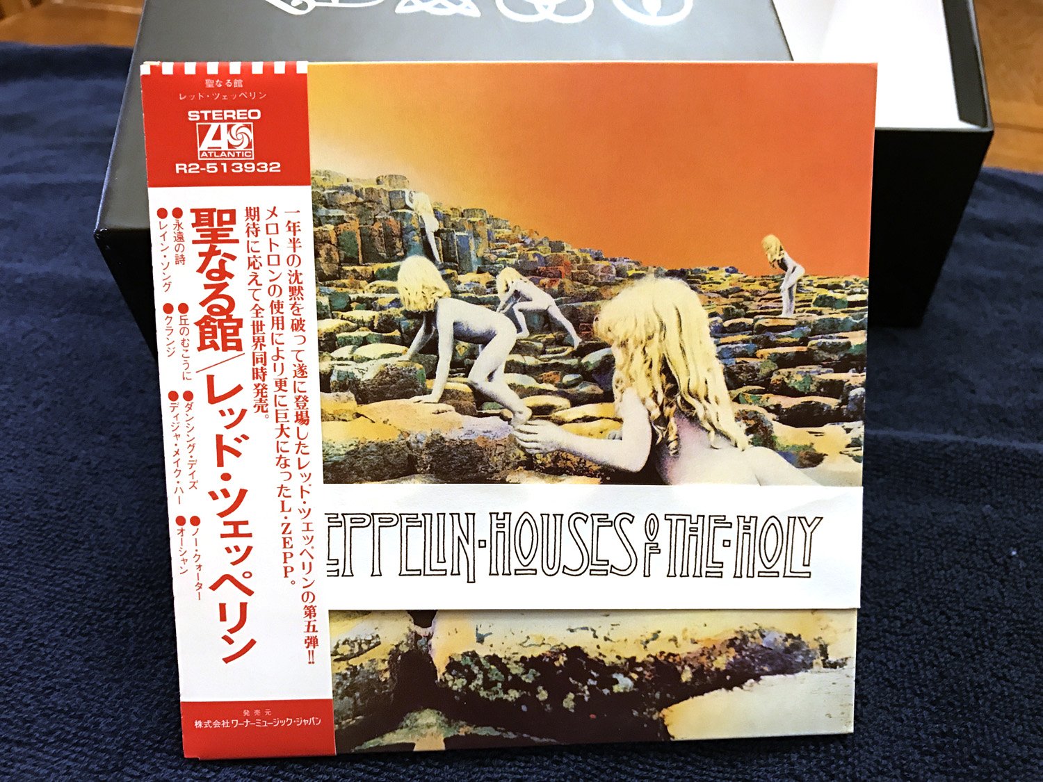 Definitive Collection (Mini Replica)