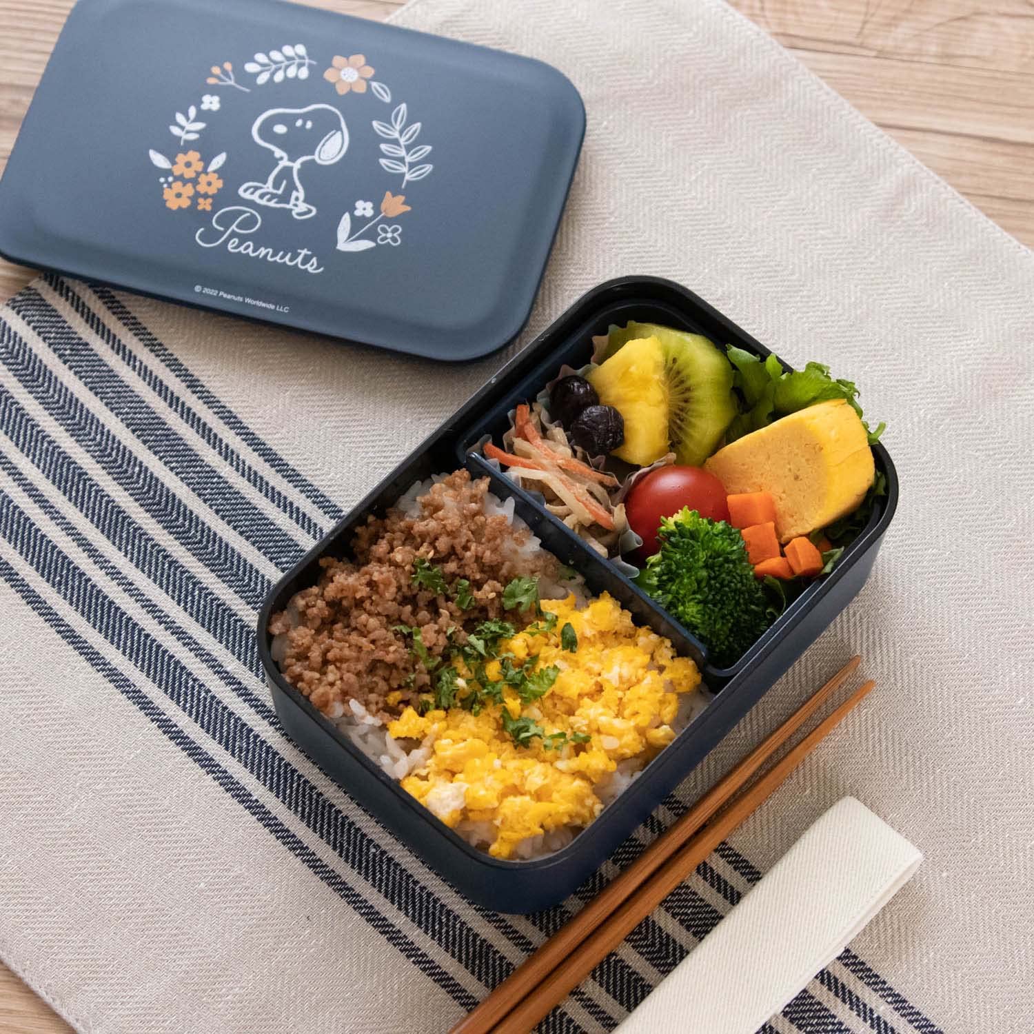新品 スケーター skater スヌーピー 5点セット ランチ お弁当 コップ等 新品 スケーター skater スヌーピー 5点セット ランチ お弁当 コップ等