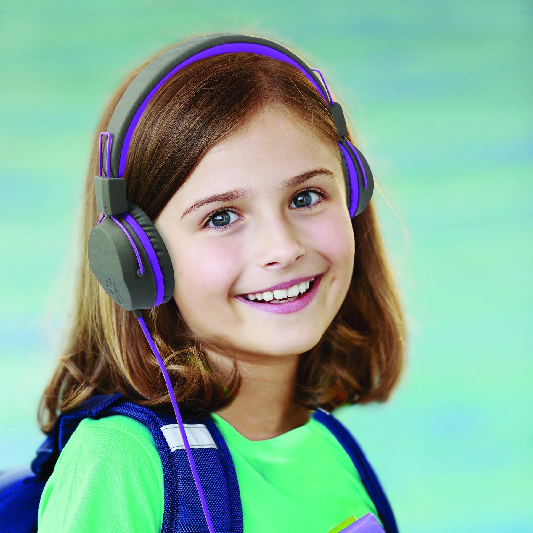 JLab JBuddies Studio - Auriculares infantiles con cable, auriculares supraaurales para niñas y niños, volumen limitado con micrófono, aislamiento de ruido, auriculares ajustables para niños, color