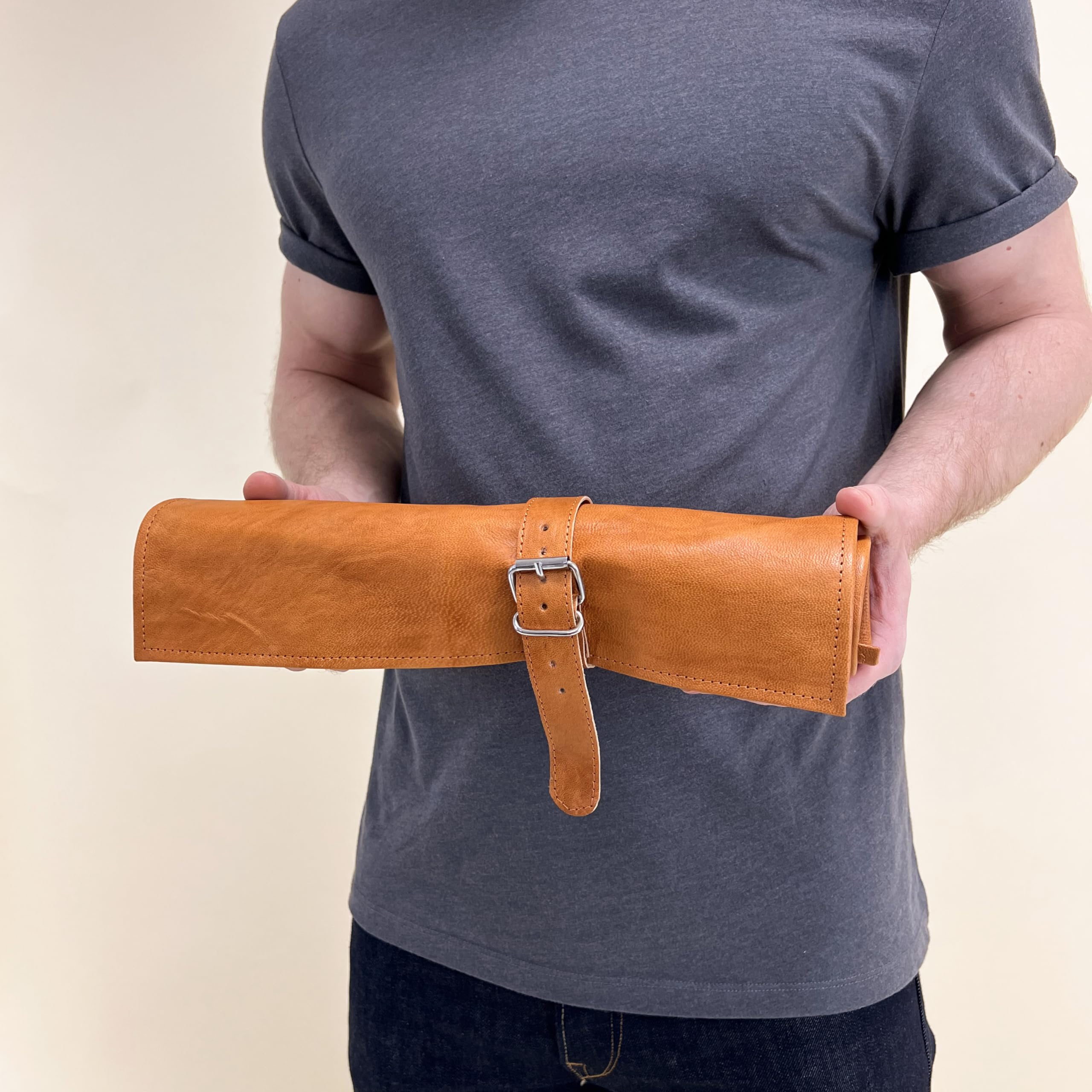Gusti Werkzeugtasche Leder - Jace Damen und Herren Rolltasche Vintage Braun Leder