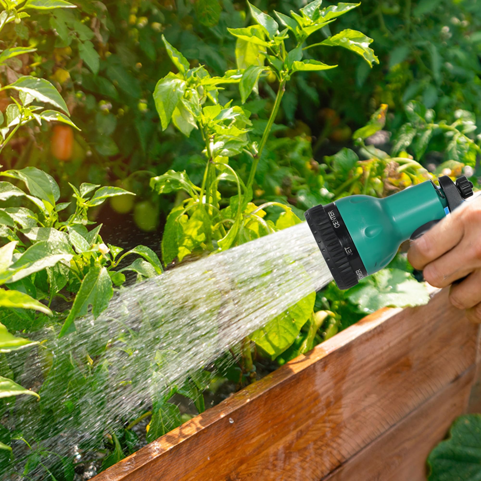 Outsunny Avvolgitubo da Giardino Retrattile con Tubo dell'Acqua 25+2 m, Avvolgitubo da Parete Girevole a 180°, Avvolgitubo Automatico con Blocco e 7 Getti per Irrigazione in PP, Verde e Grigio Chiaro