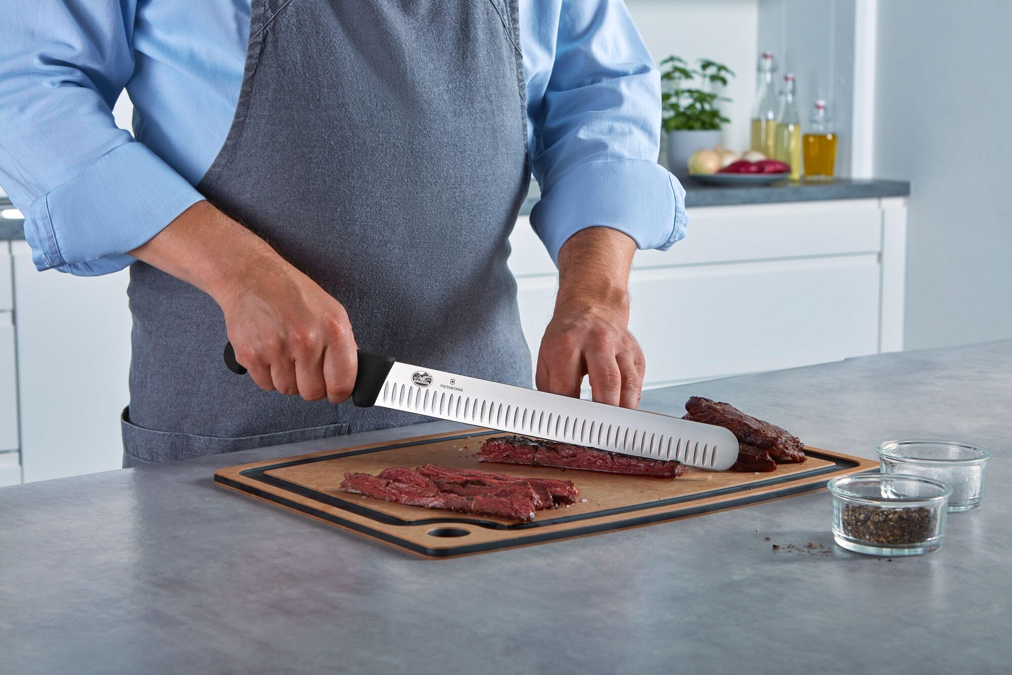 Victorinox Fibrox 10-Inch Slicing Knife with Round Tip and Black Handle — Amazon image 3