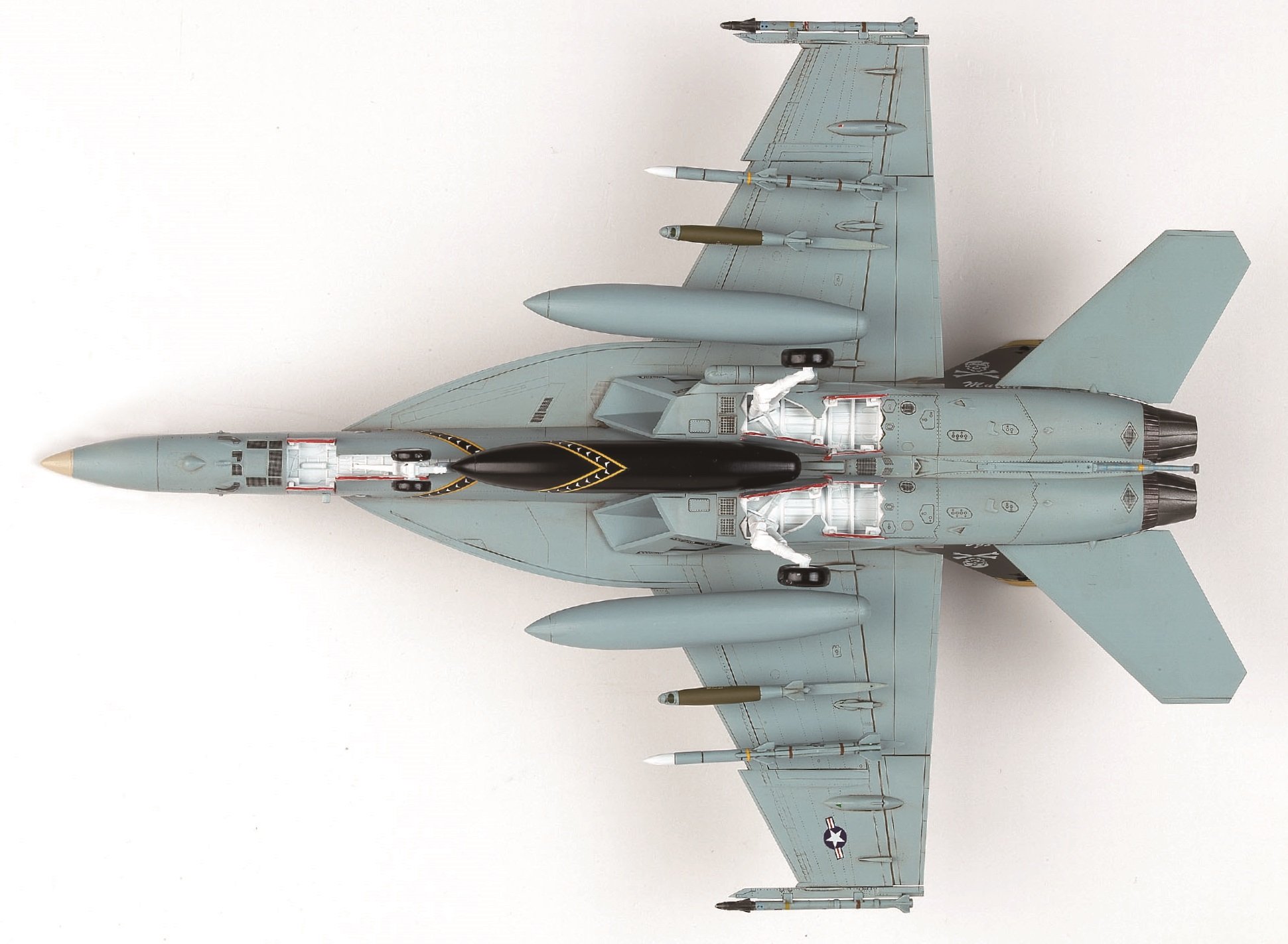 Amazon.co.jp: 童友社 1/72 凄!プラモデル No.3 アメリカ海軍 F/A-18F  