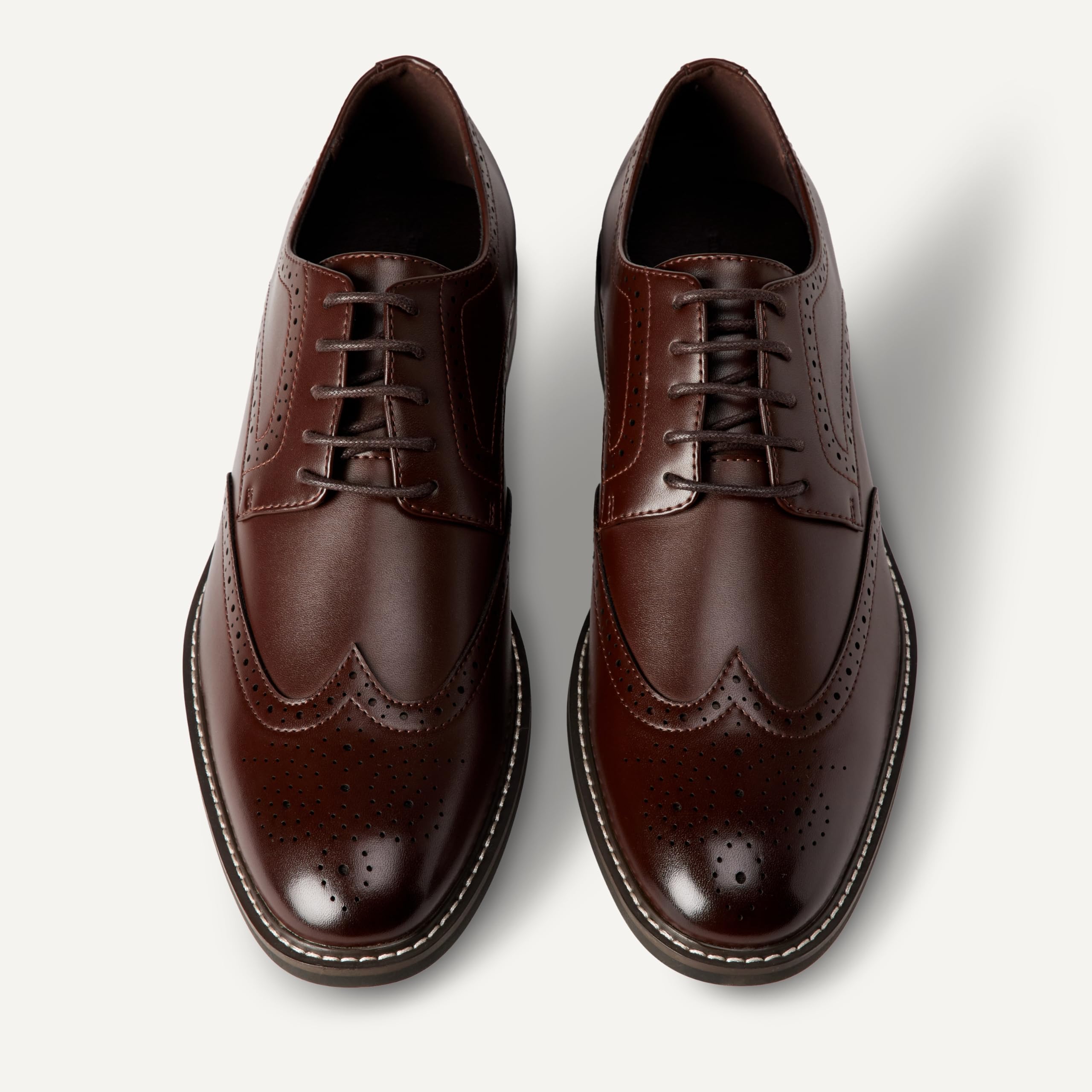 Amazon Essentials Uomo Scarpe Derby A Coda di Rondine Eleganti