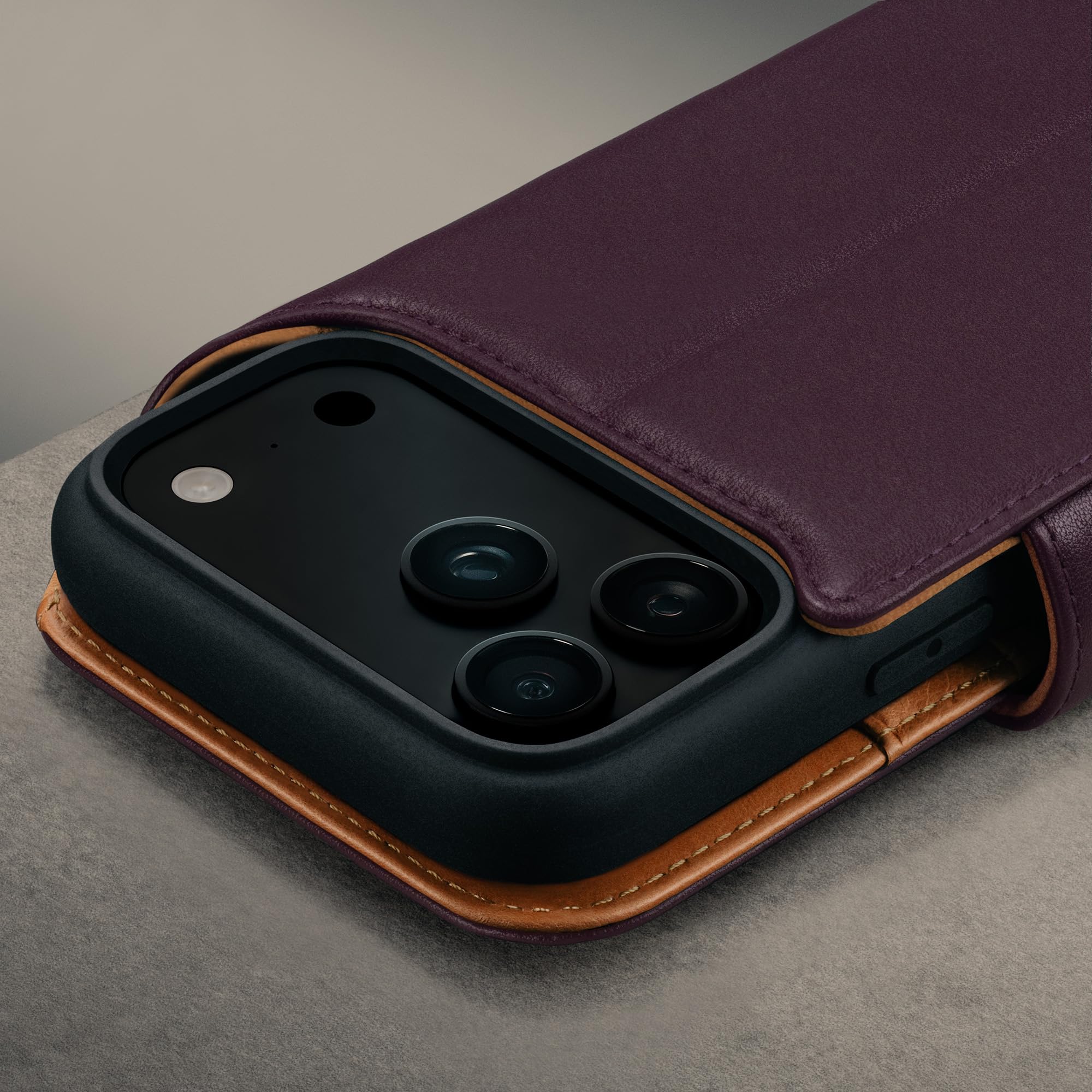 TORRO Etui skórzane kompatybilne z iPhone 17 Pro - skórzane etui bumper z odpinanym etui portfelowym ze stojakiem i przegródkami (kompatybilne z oficjalnymi ładowarkami MagSafe) - Ciemna Wiśnia