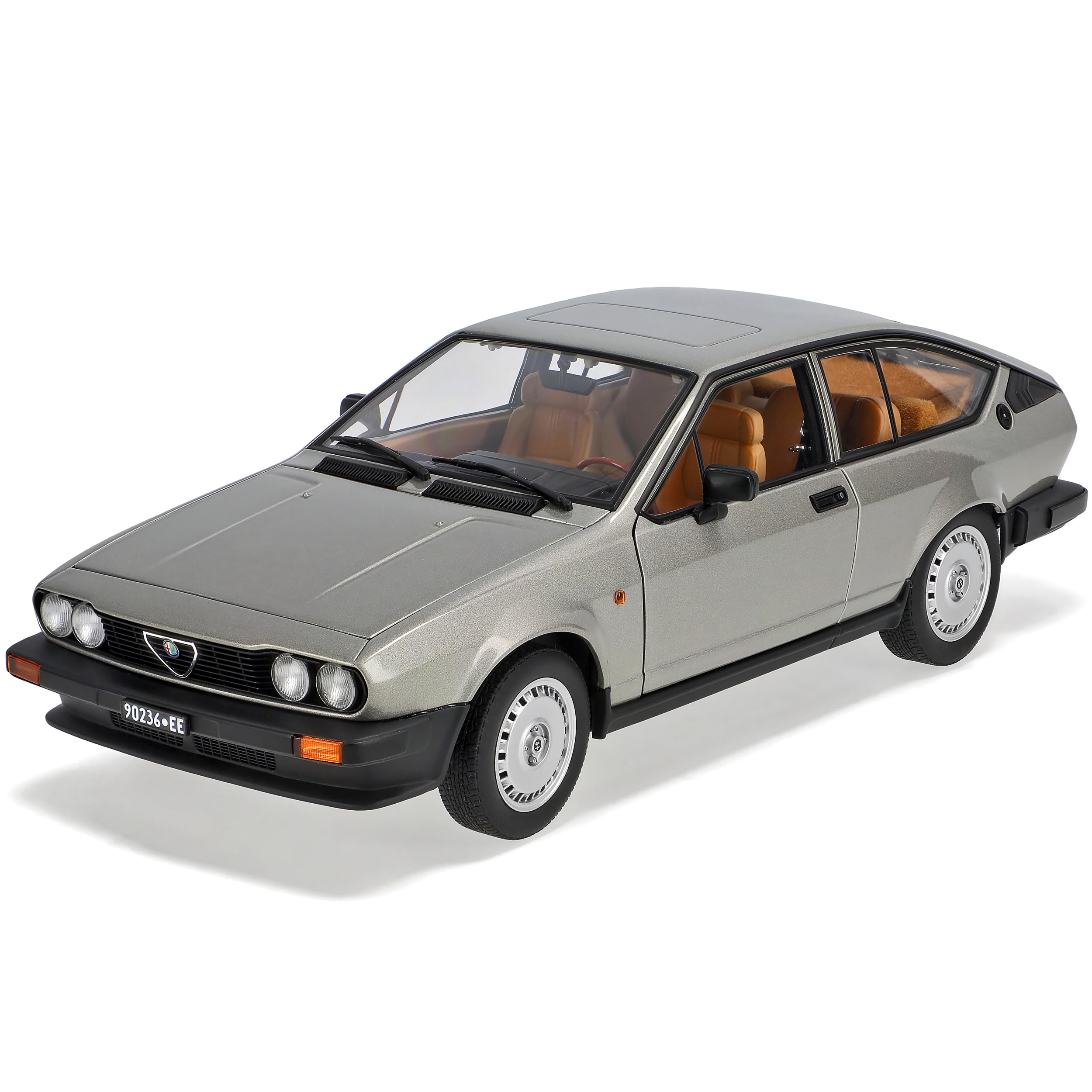 AUTOart Alfa Romeo Alfetta GTV 2.0 2000 Coupe 1980 Silver Grey