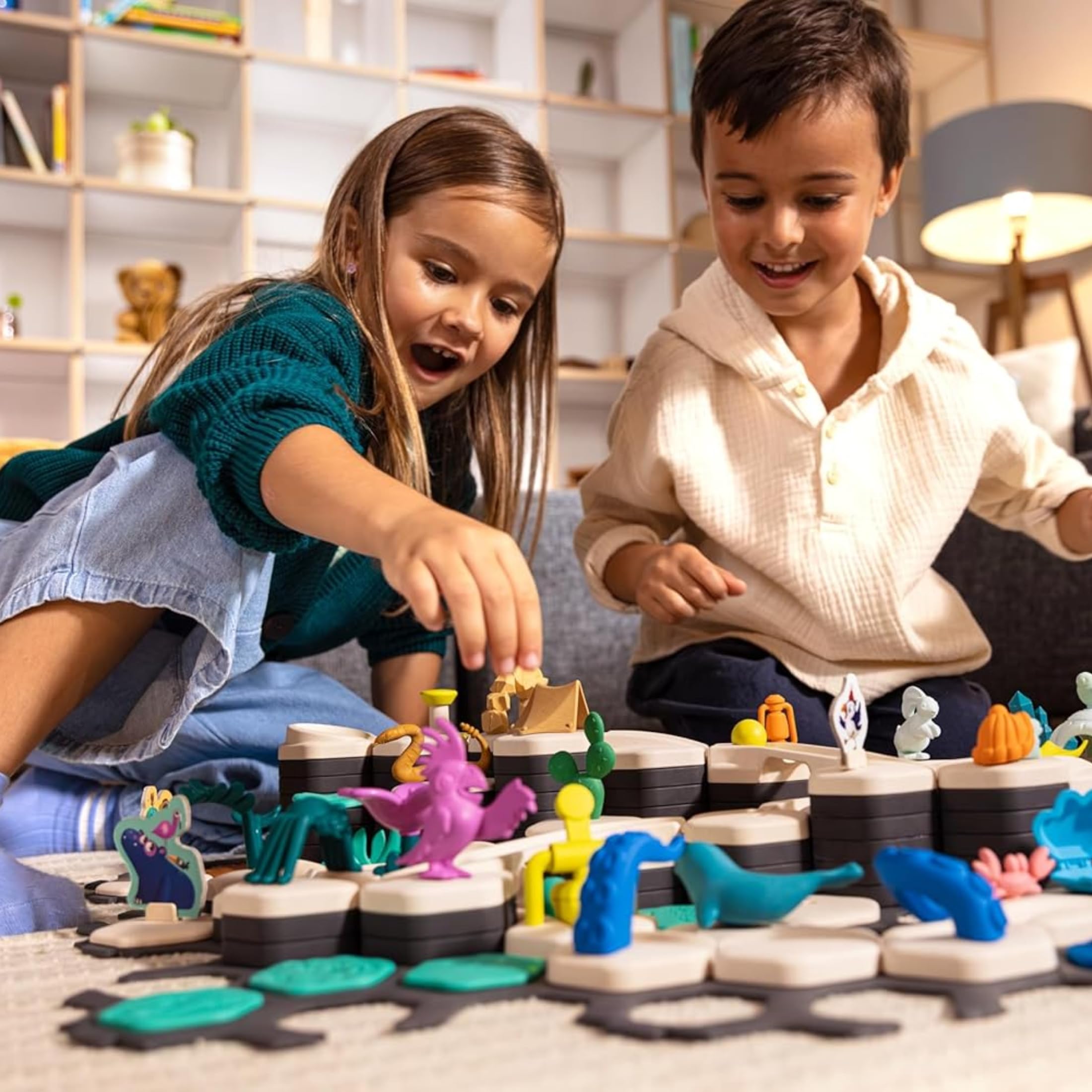Ravensburger - GraviTrax Junior My Planet Starter-Set, Pista biglie 200 pezzi, Rompicapo bambini, Giochi bambini 3 anni e più, Gioco Interattivo ed Educativo STEM, Compatibile con tutti i GraviTrax