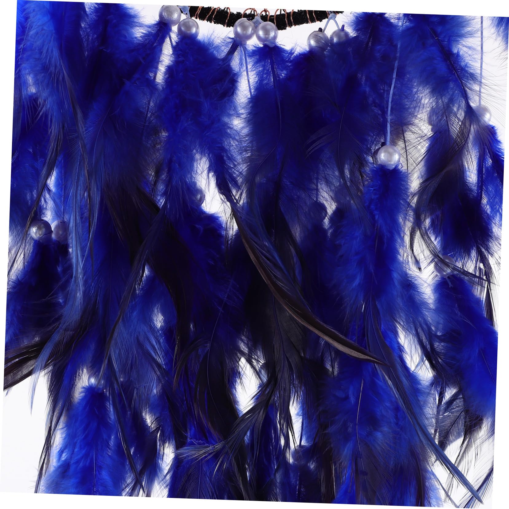 Blauer Traumfänger mit Federn und Eisenring als Wanddeko
