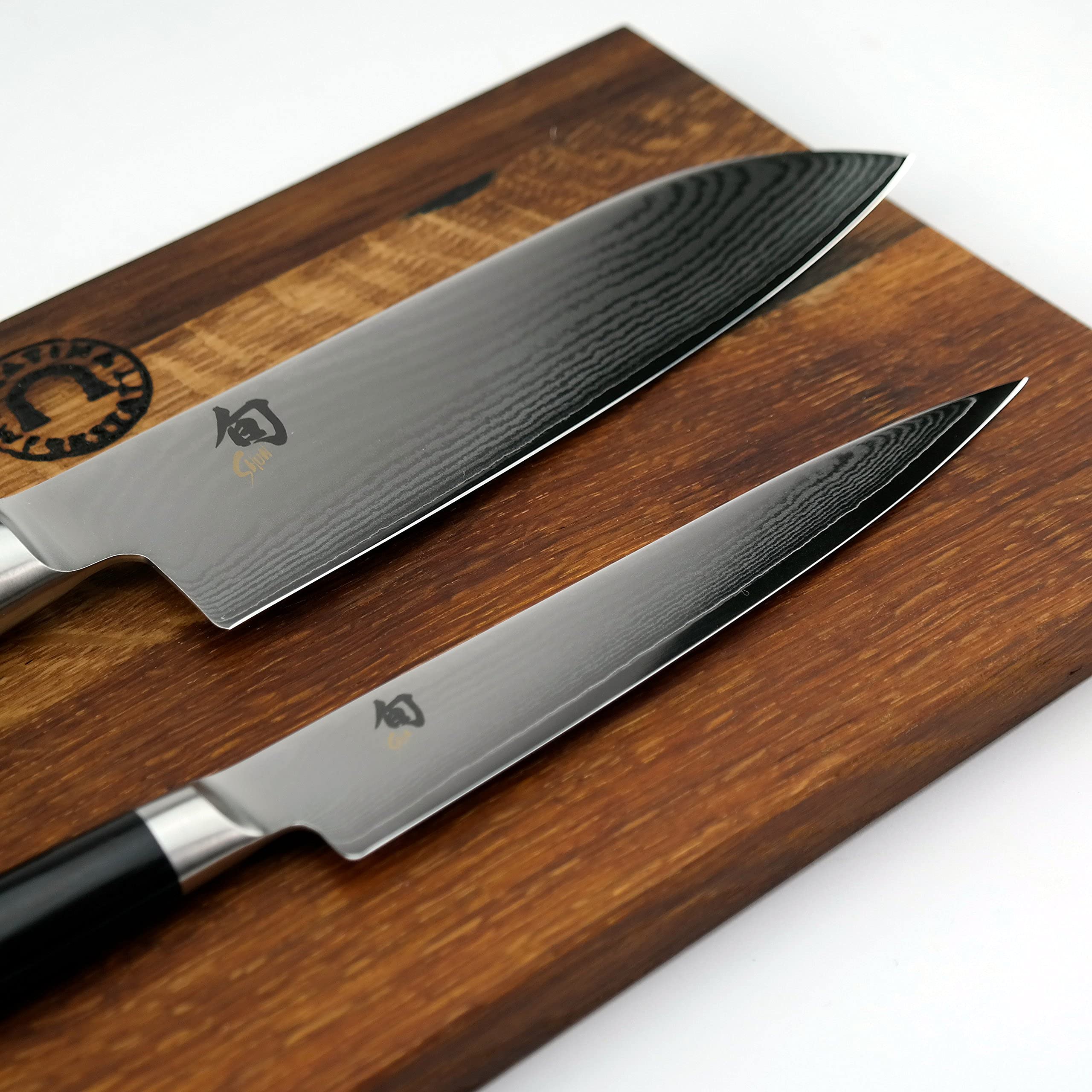 Kai Shun Set Nagare NDC-0701 - Coltello multiuso giapponese ultra affilato, lama 15 cm + tagliere in legno di rovere 25 x 15