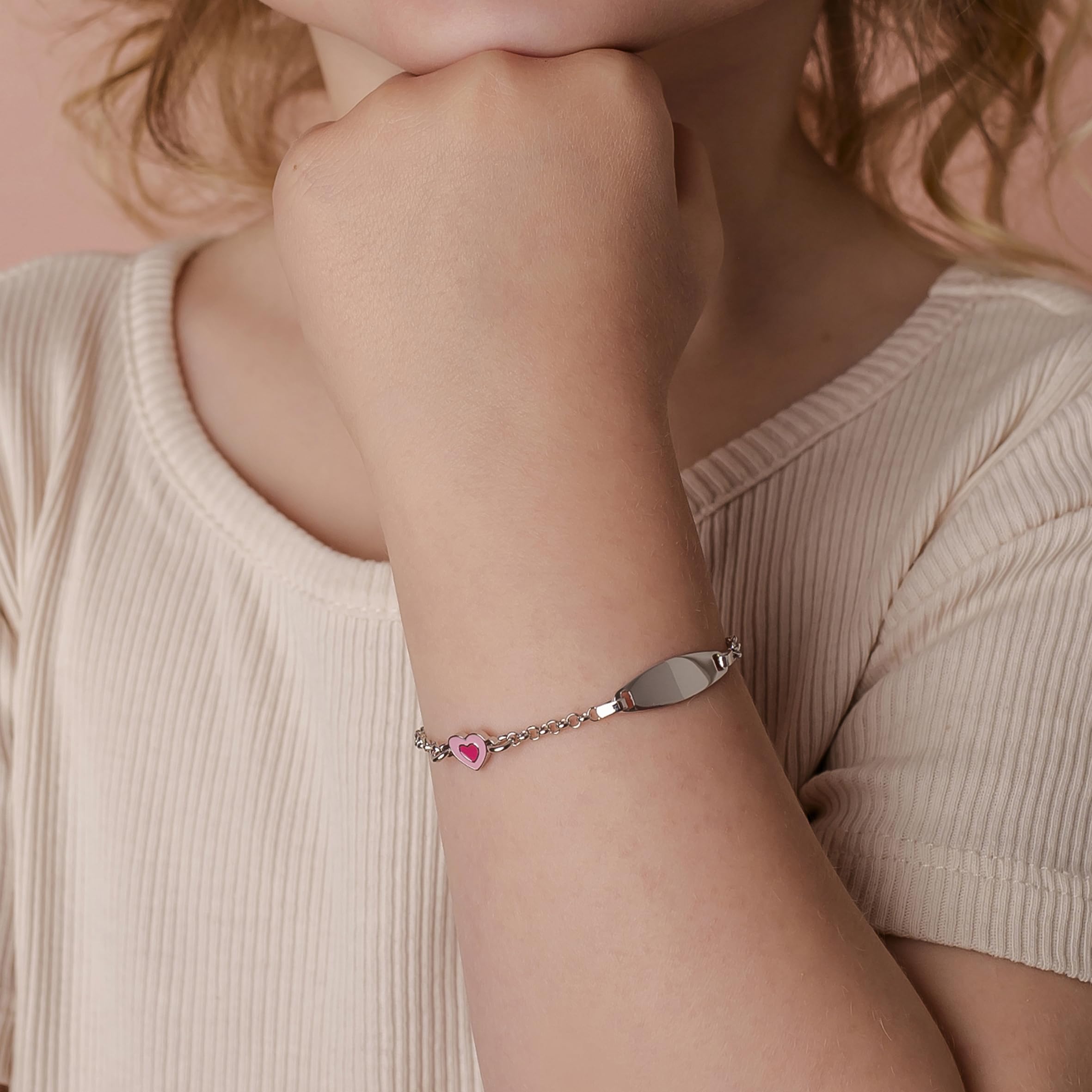Sakrami Pulsera de Plata de Ley 925 + Placa Personalizable con Nombre + Corazón Esmaltado Rosa + Idea de Regalo para Niña + Pulsera Dulce para Nacimiento, Bautizo, Comunión, Cumpleaños