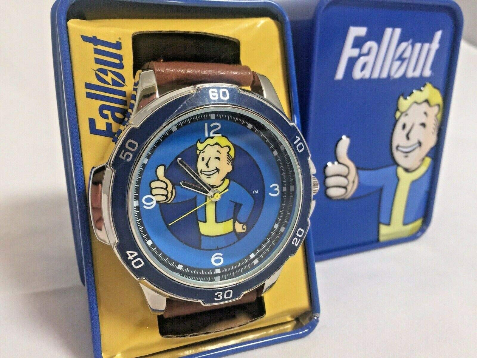 【未使用】Fallout 腕時計 フォールアウト VAULTBOY 【激レア】 Fallout Accutime Vault Boy Watch with Tin Case : Amazon.in: Fashion