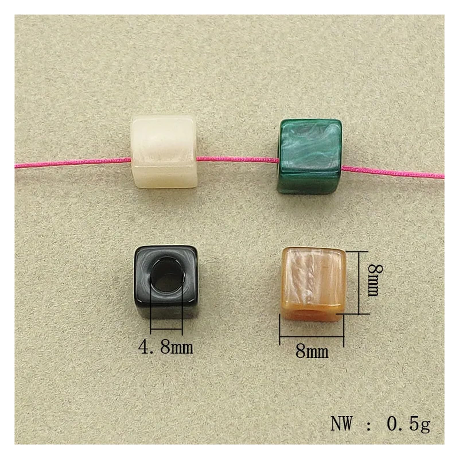 8mm 500 sztuk koraliki z żywicy w kształcie kostki do ręcznie robionej świątecznej bransoletki/naszyjnik/kolczyki DIY części. Elementy jubilerskie(Random mix)