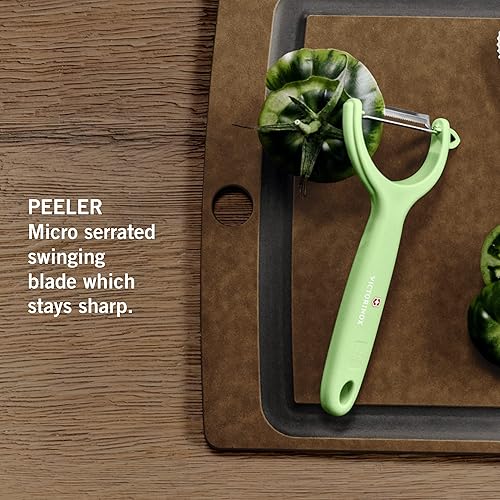 Vista 4 de Victorinox Swiss Classic Trend Colors - Cuchillo para pelar y tomate con pelador, juego de 3 piezas, color verde claro