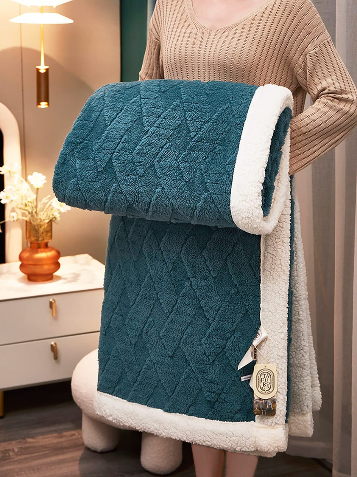 Winter Thick Bed Blanket,Double-Sided Velvet Quilt Thickened Warm Autumn Spring Plush Comforter Core, Super Warm tafu+lamb's Velvet Quilt,Comfortable and Breathable J,180 * 200CM-2KG