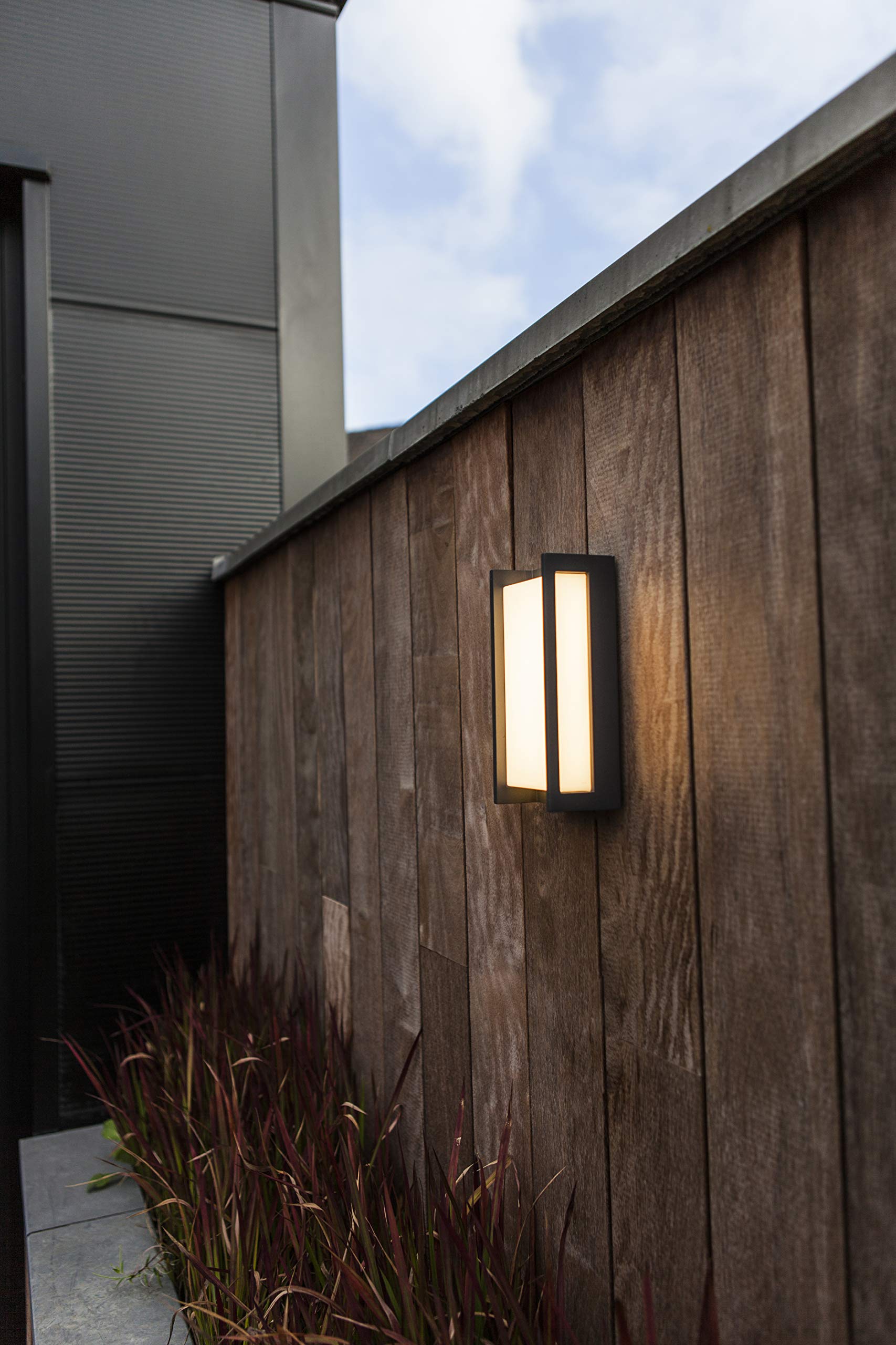 LED Außenwandleuchte Qubo,moderne Wandlampe aus Aluminium in Anthrazit,Farbwechsel, APP-Steuerung, Kompatibel mit Alexa und Google Assistant,Außenlampe