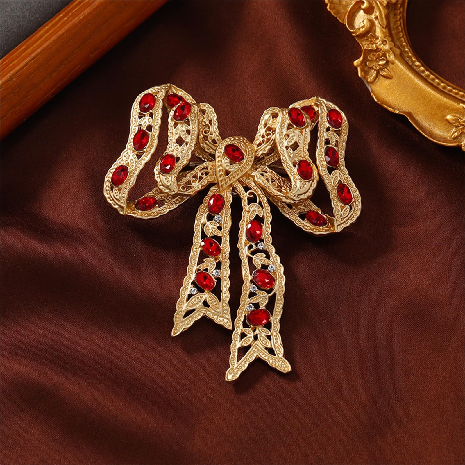 Broche de lazo vintage con diamantes de imitación para mujer, pin artístico retro de cristal rojo para abrigo de invierno elegante