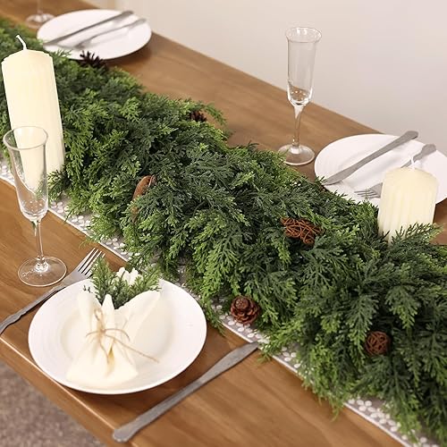 Miniatura 3 de Guirnalda de cedro de tacto real de 9 pies, guirnalda de Navidad artificial, color verde, falsas, gruesas y exuberantes, agujas de pino para mesa,