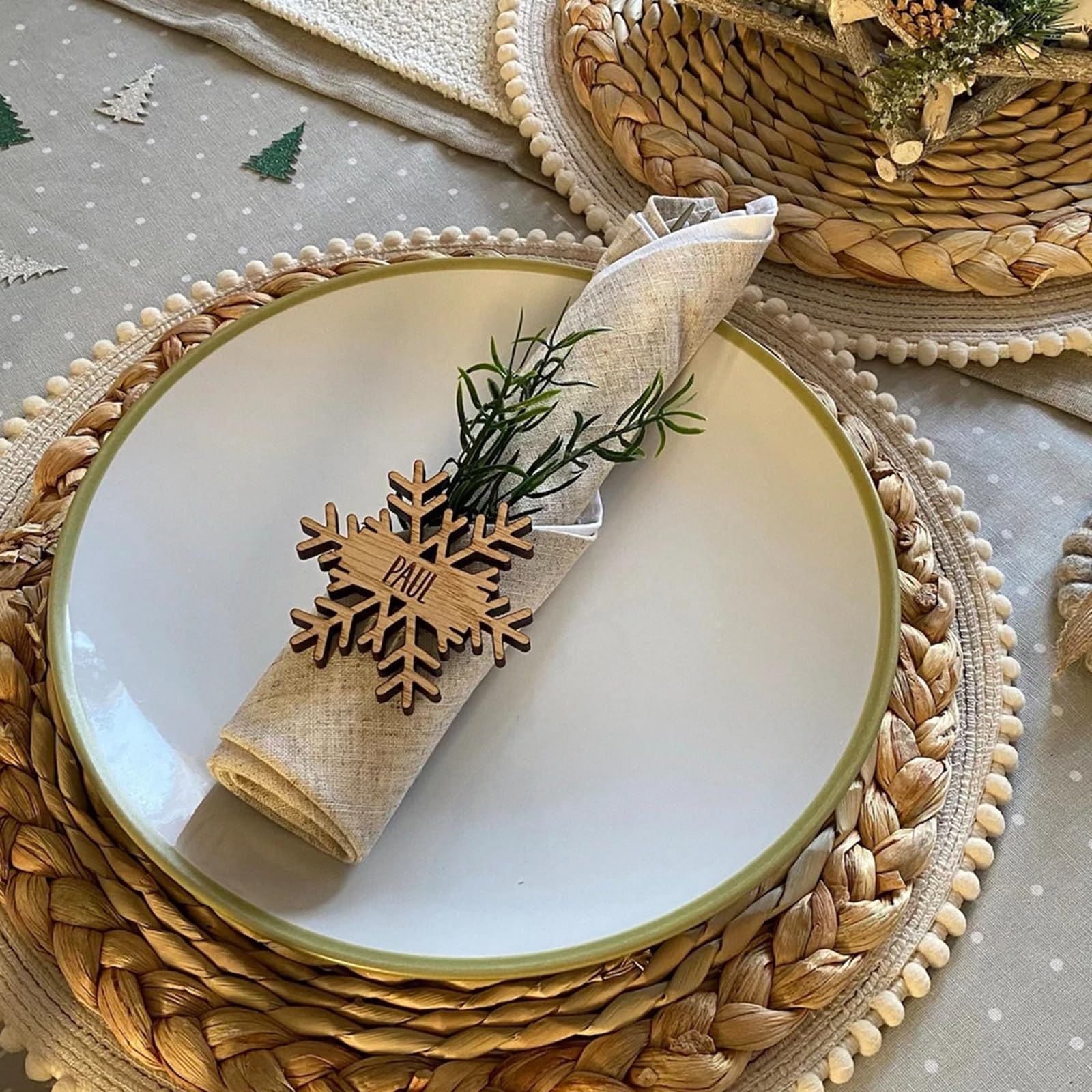 Personalisierbare hölzerne Weihnachts-Schneeflocken-Platzkarten, individuelle Namensschilder für Hochzeit, Tischdekoration, Gast-Geschenkanhänger (30 Stück)