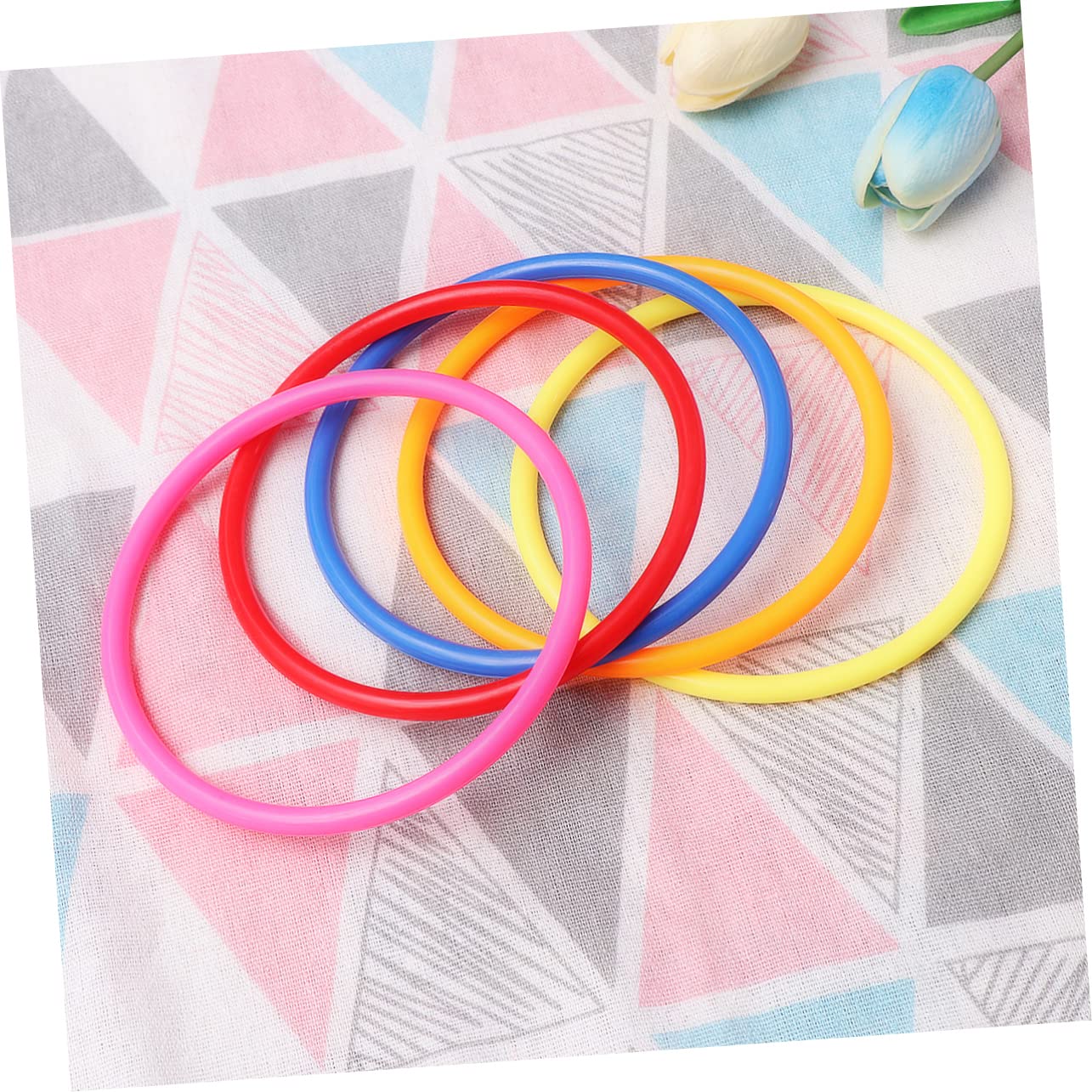 Garneck Educational Exercise Toy 32pcs Plastic Toss Rings Bottle Toss Carnival Game for Boys and Girls Hand Eye Coordination Random